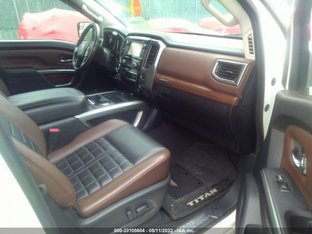 Photo 4 VIN: 1N6AA1E54HN571045 - NISSAN TITAN 