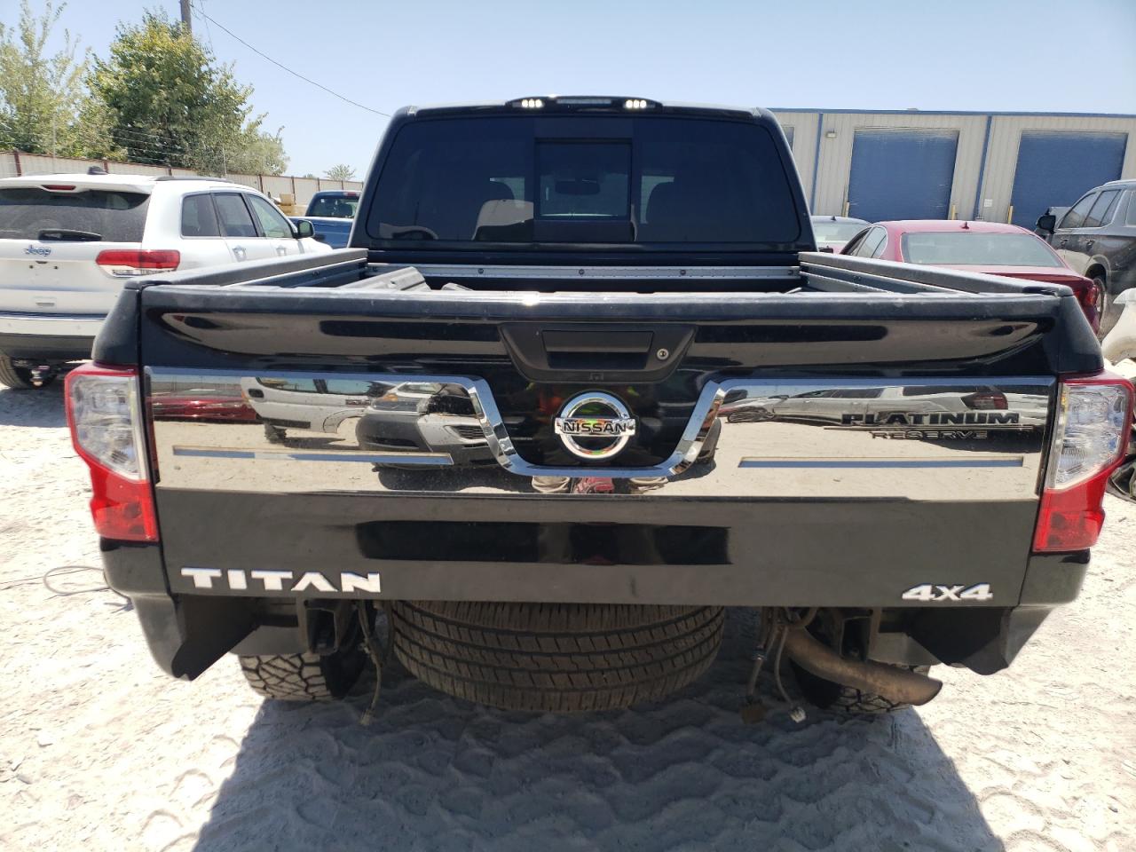 Photo 5 VIN: 1N6AA1E54HN571613 - NISSAN TITAN 