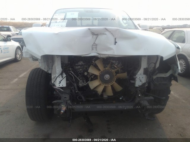 Photo 5 VIN: 1N6AA1E58HN557570 - NISSAN TITAN 