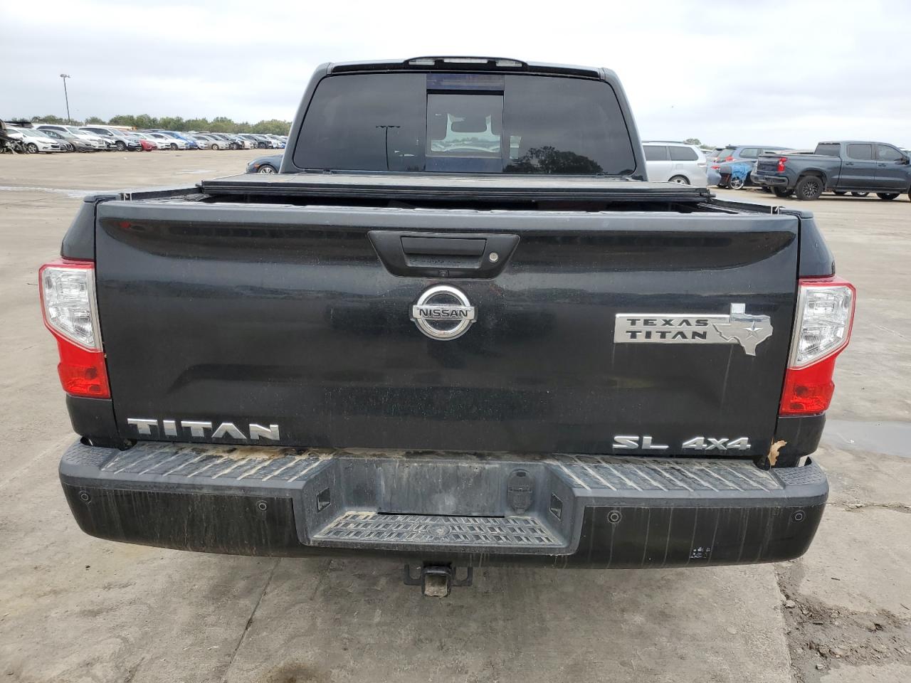 Photo 5 VIN: 1N6AA1E58JN537504 - NISSAN TITAN 