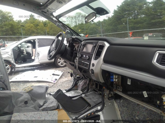 Photo 4 VIN: 1N6AA1E58KN504035 - NISSAN TITAN 