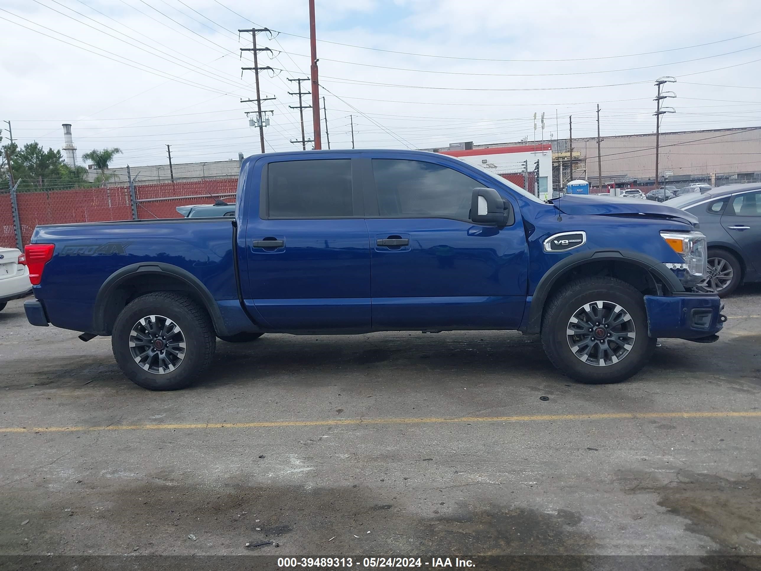 Photo 11 VIN: 1N6AA1E59HN545461 - NISSAN TITAN 