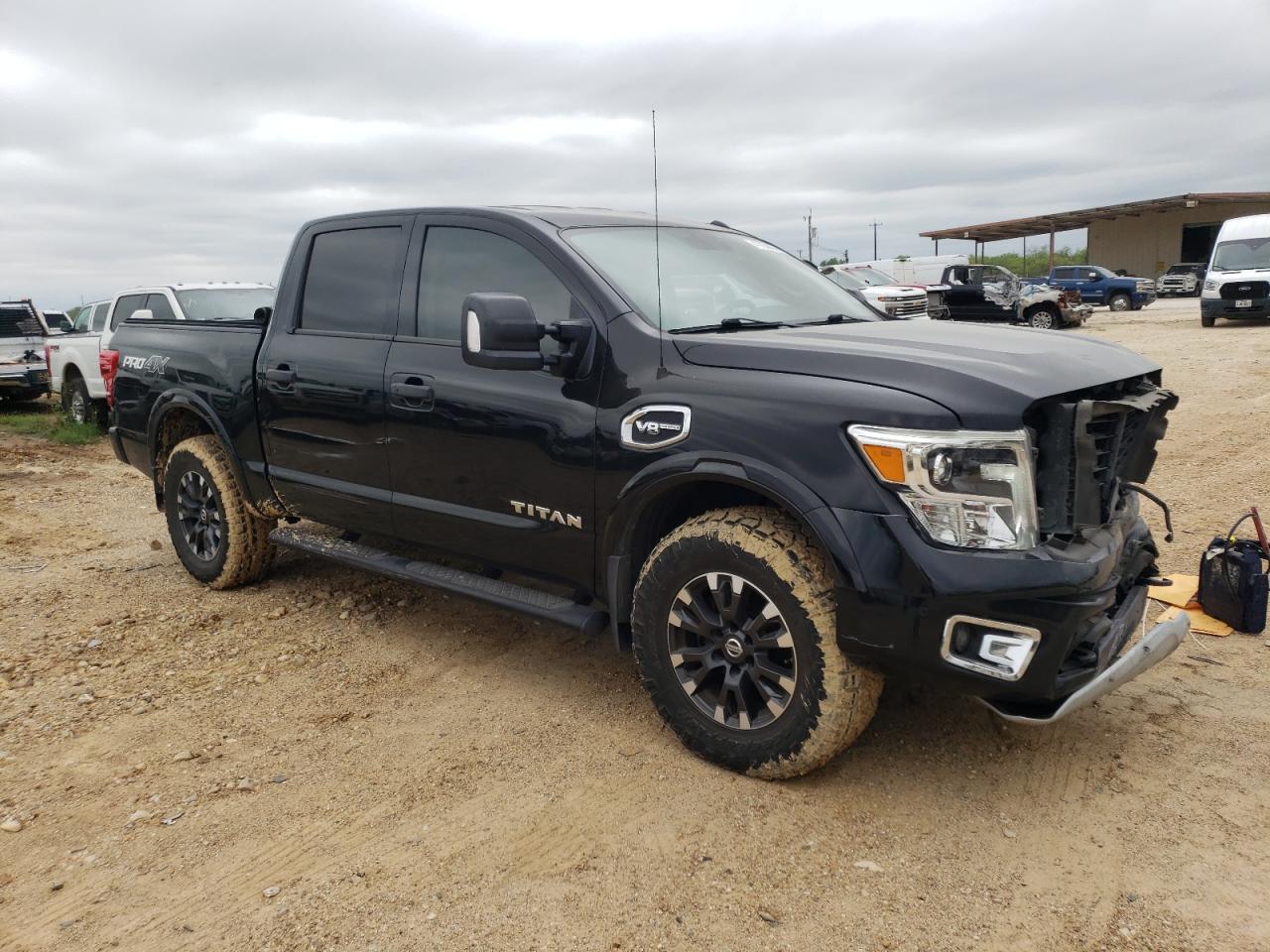 Photo 3 VIN: 1N6AA1E59HN555097 - NISSAN TITAN 