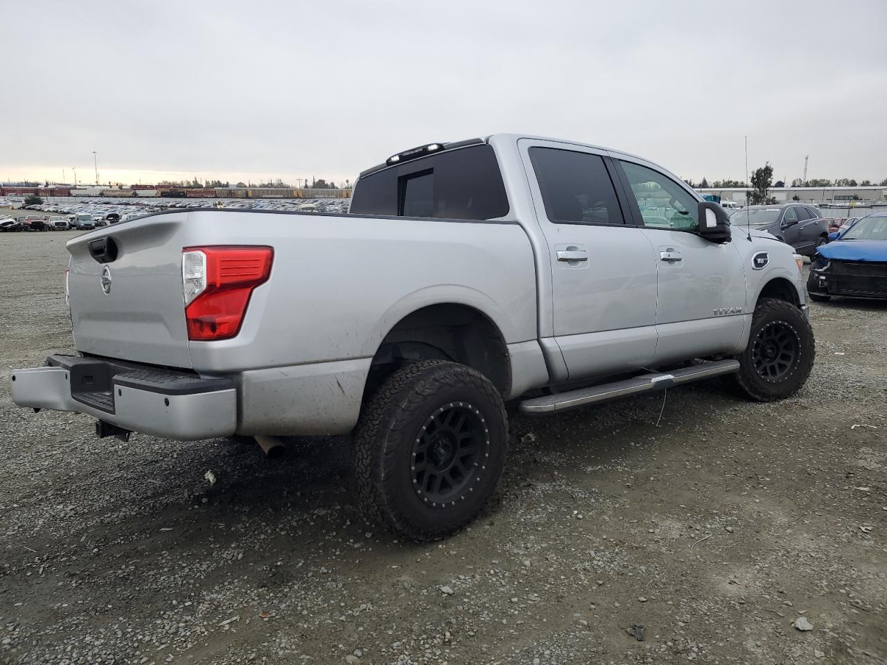 Photo 2 VIN: 1N6AA1E59HN572613 - NISSAN TITAN 