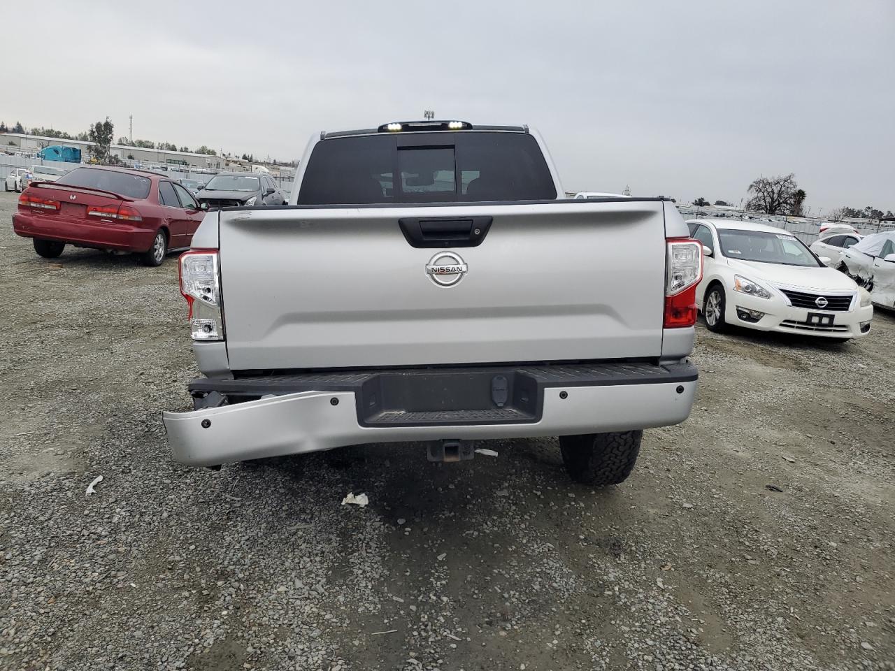 Photo 5 VIN: 1N6AA1E59HN572613 - NISSAN TITAN 