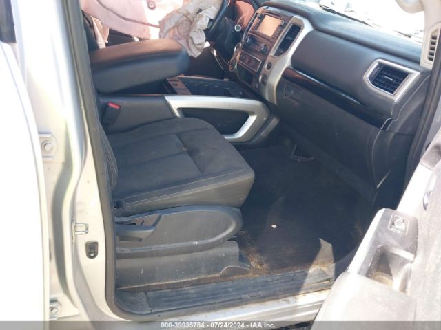 Photo 4 VIN: 1N6AA1E59JN504947 - NISSAN TITAN 