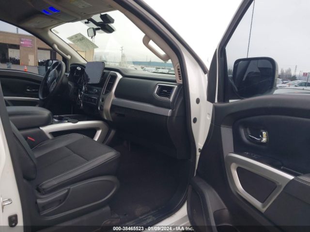 Photo 4 VIN: 1N6AA1E59JN510800 - NISSAN TITAN 