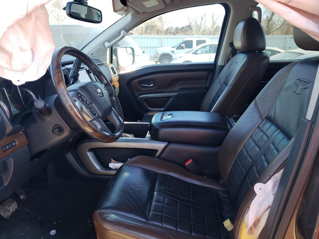 Photo 6 VIN: 1N6AA1E59JN513437 - NISSAN TITAN 