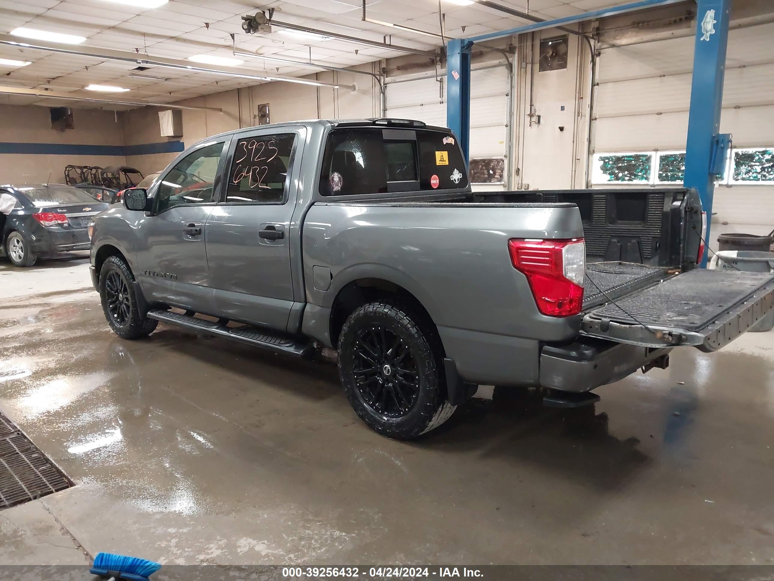 Photo 2 VIN: 1N6AA1E59JN543621 - NISSAN TITAN 