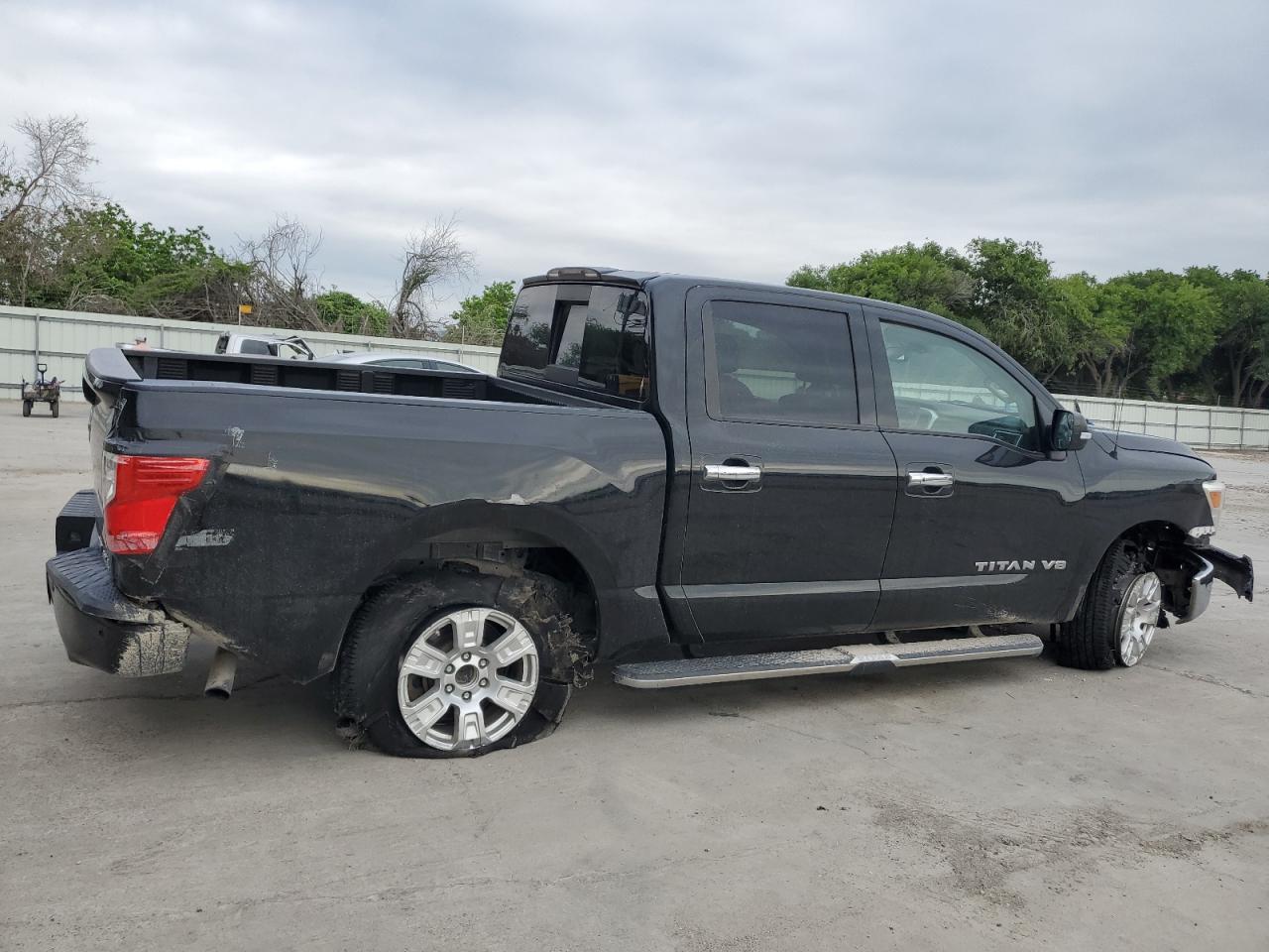 Photo 2 VIN: 1N6AA1E59JN544770 - NISSAN TITAN 