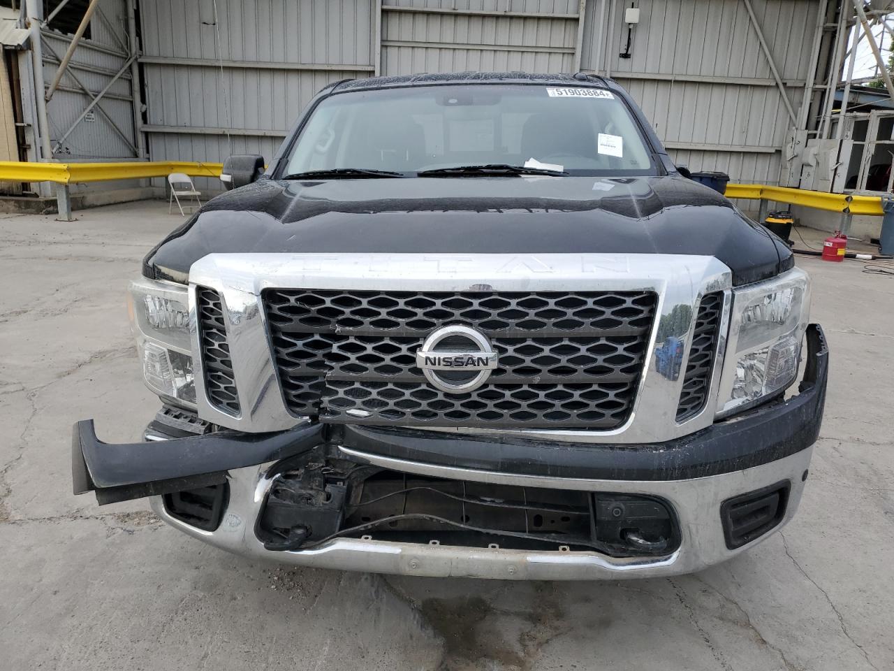 Photo 4 VIN: 1N6AA1E59JN544770 - NISSAN TITAN 