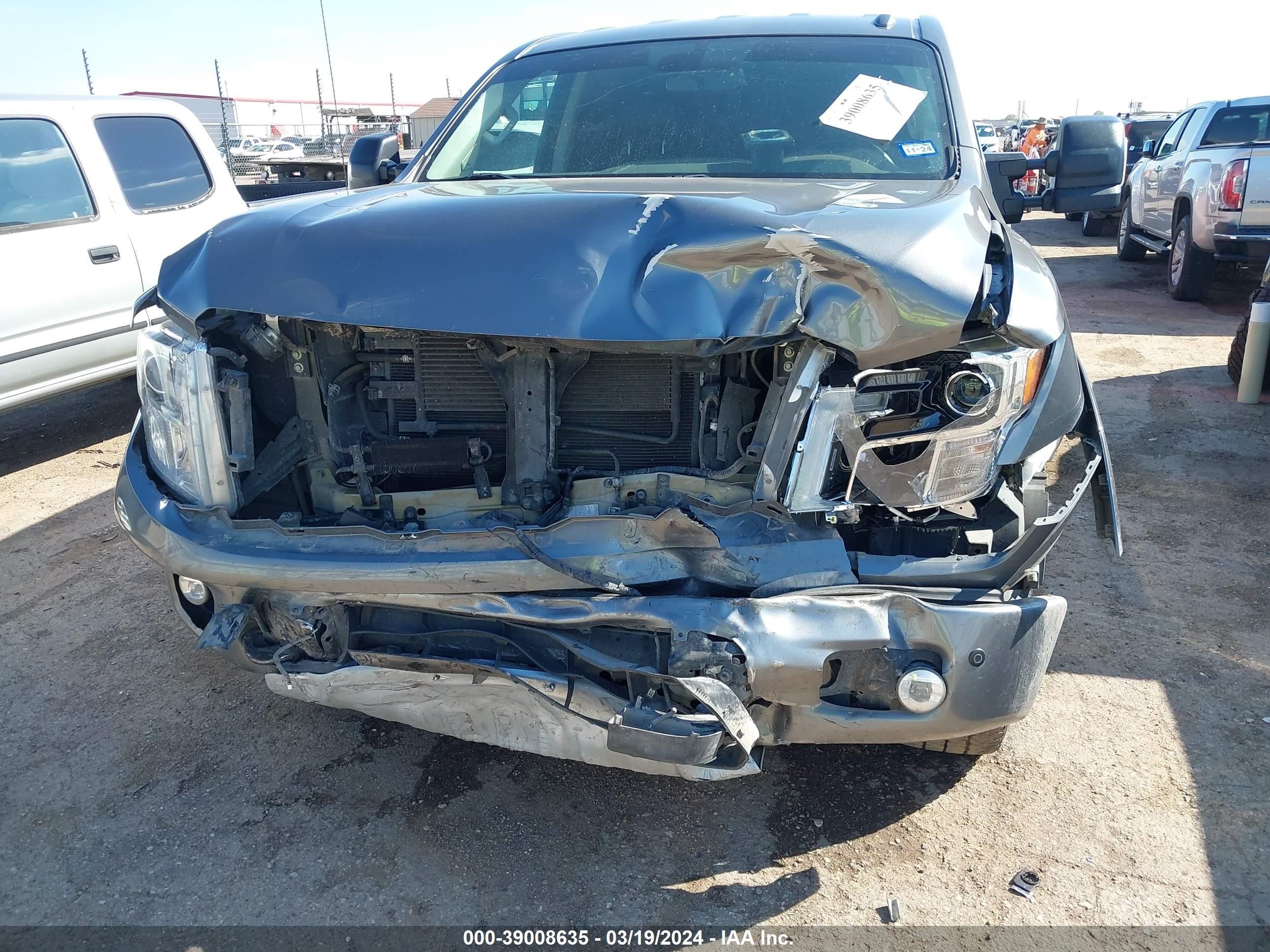 Photo 5 VIN: 1N6AA1E59KN511494 - NISSAN TITAN 