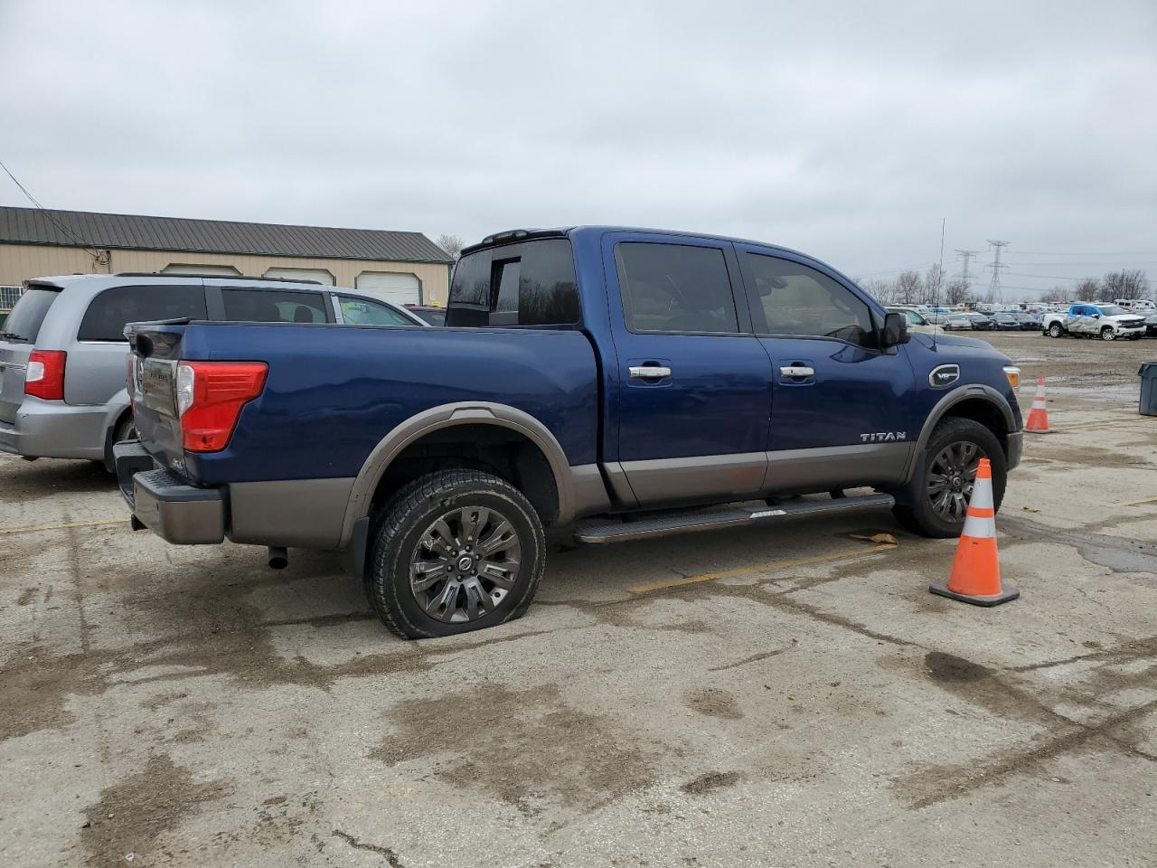 Photo 2 VIN: 1N6AA1E5XHN537143 - NISSAN TITAN 