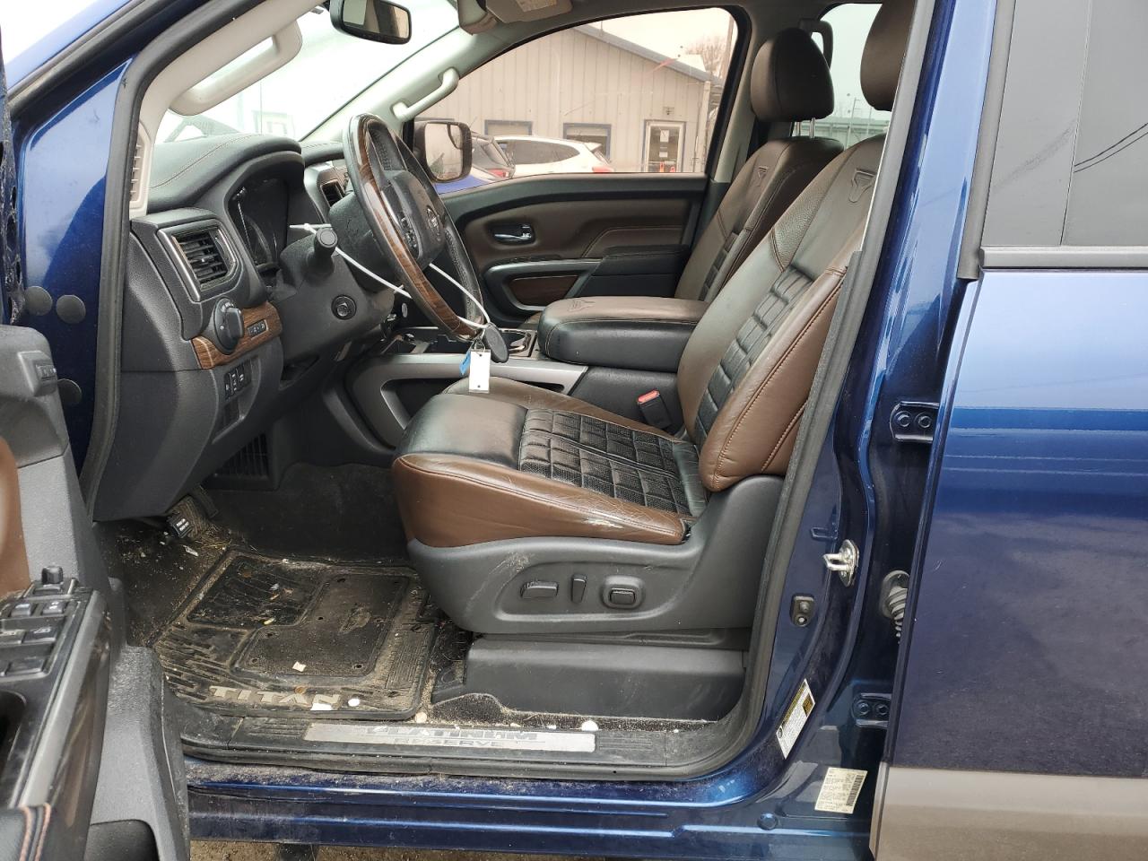 Photo 6 VIN: 1N6AA1E5XHN537143 - NISSAN TITAN 