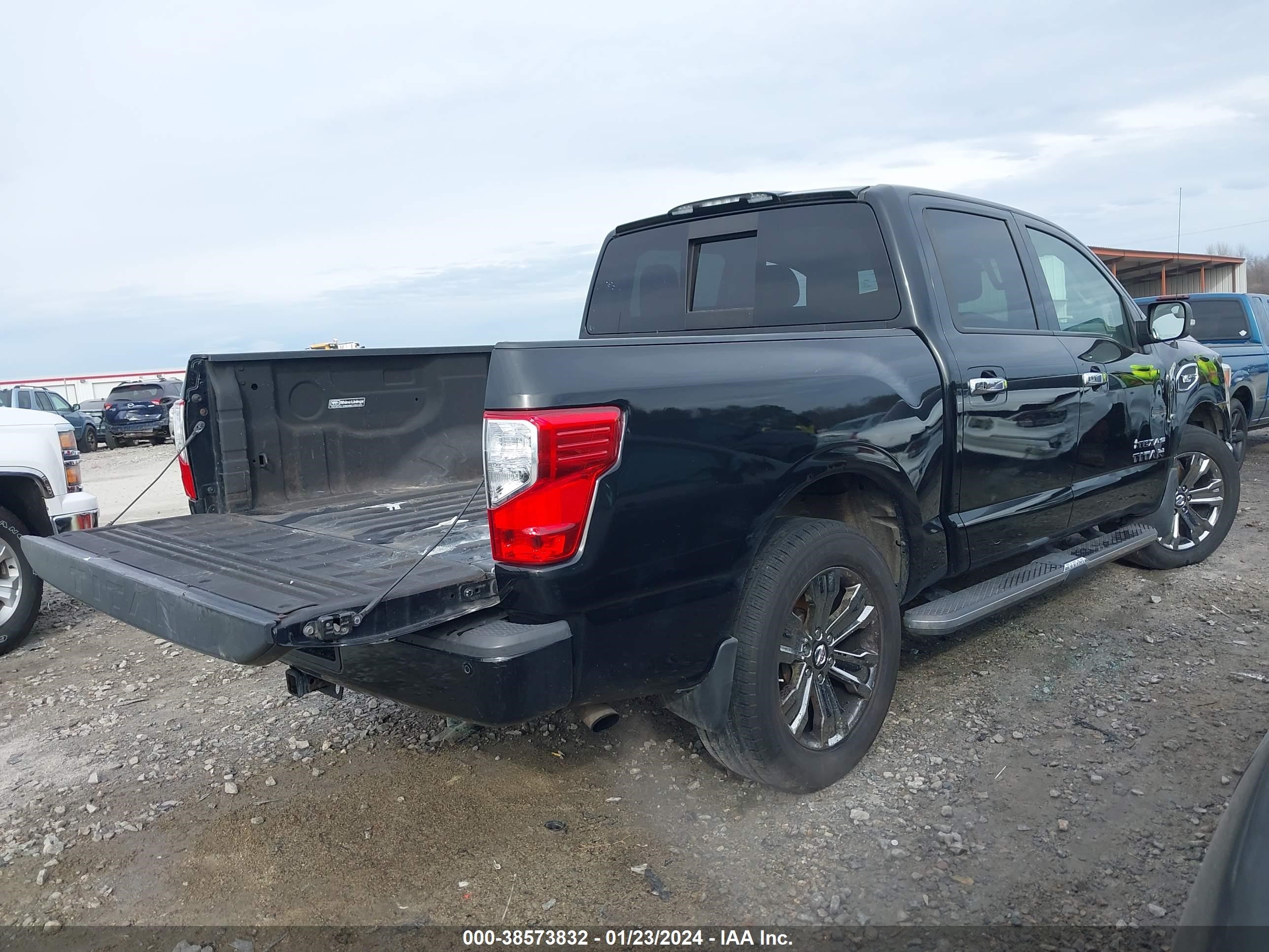 Photo 3 VIN: 1N6AA1E5XHN545937 - NISSAN TITAN 