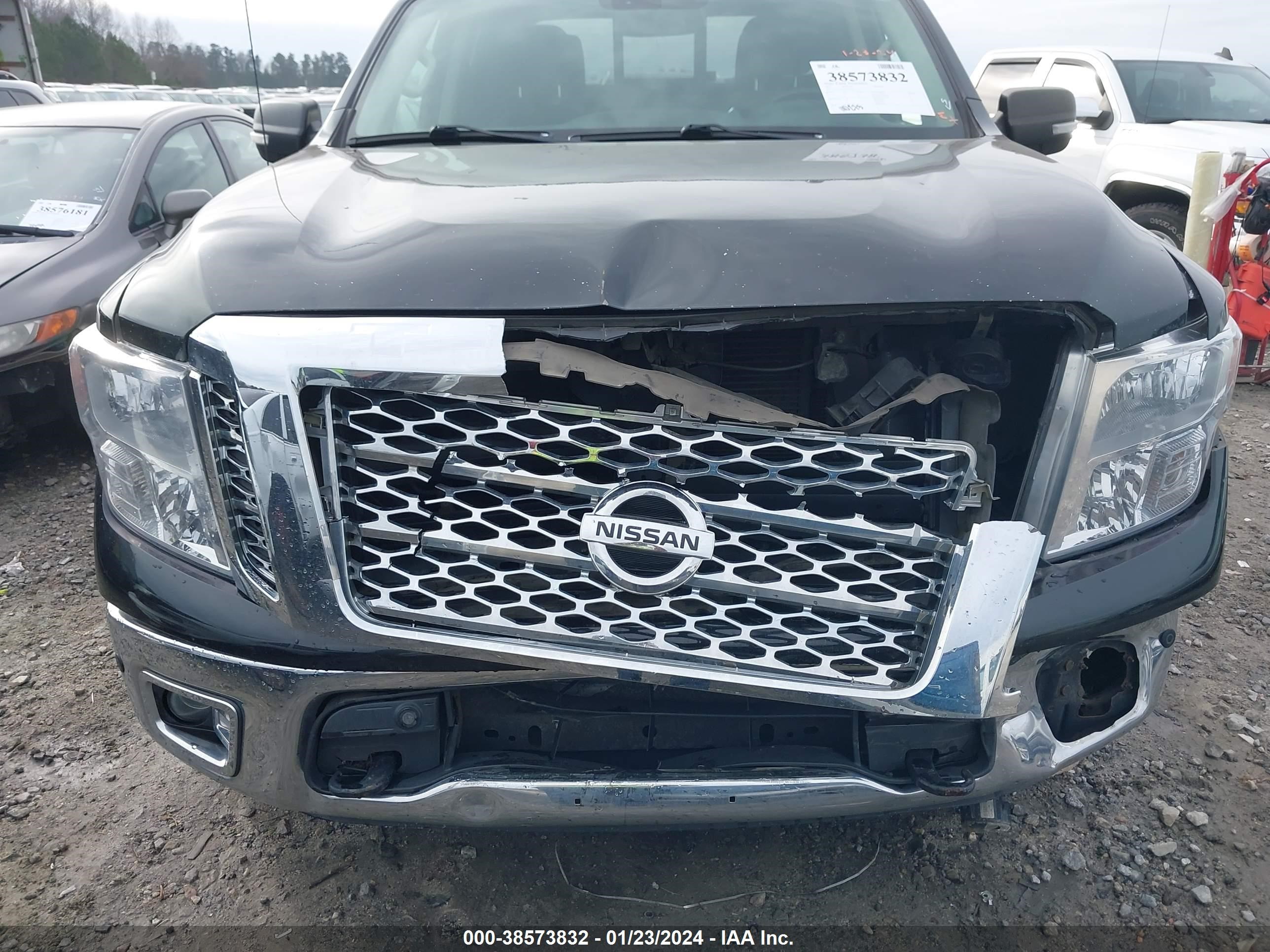 Photo 5 VIN: 1N6AA1E5XHN545937 - NISSAN TITAN 