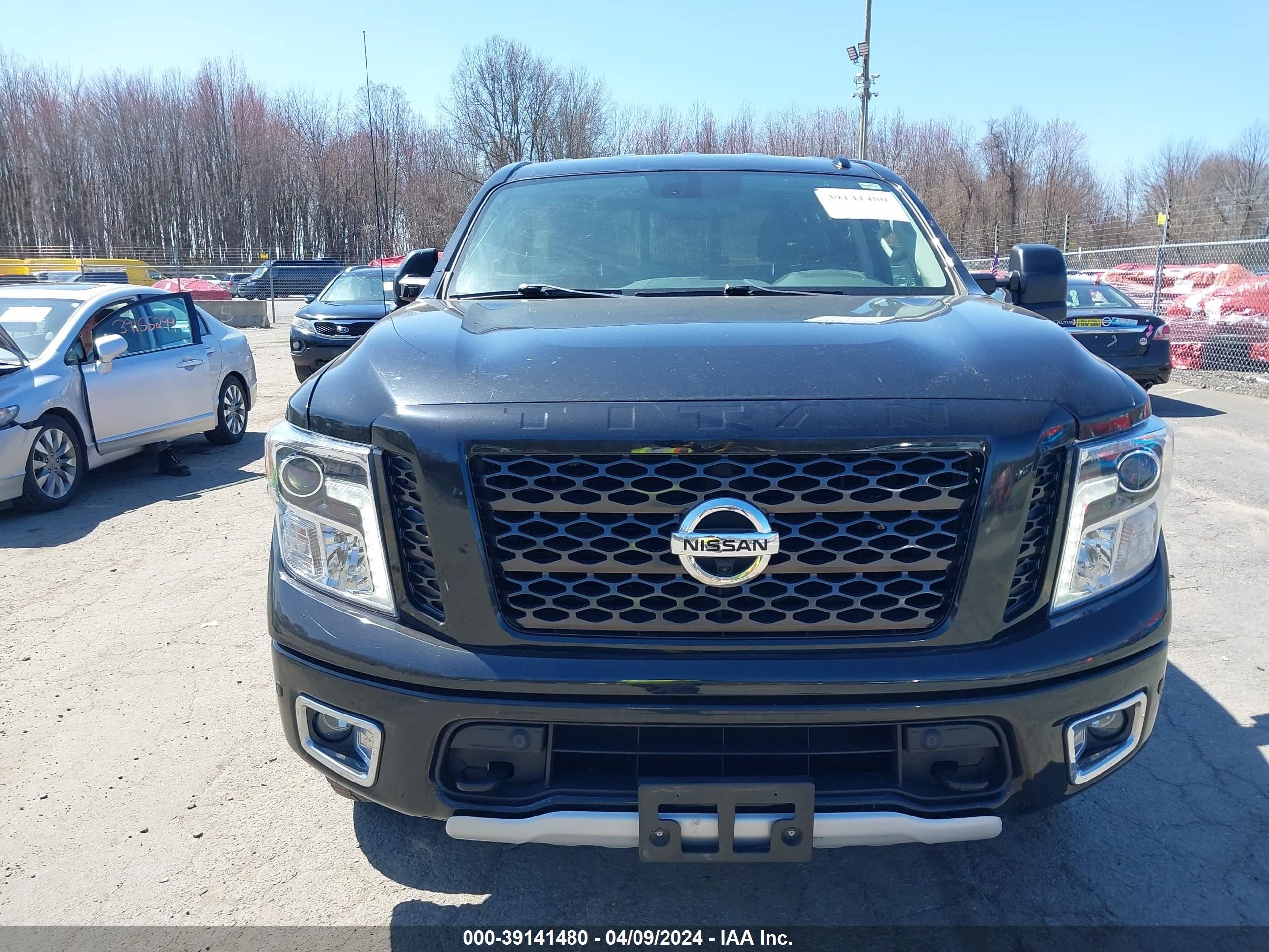 Photo 11 VIN: 1N6AA1E5XKN515232 - NISSAN TITAN 