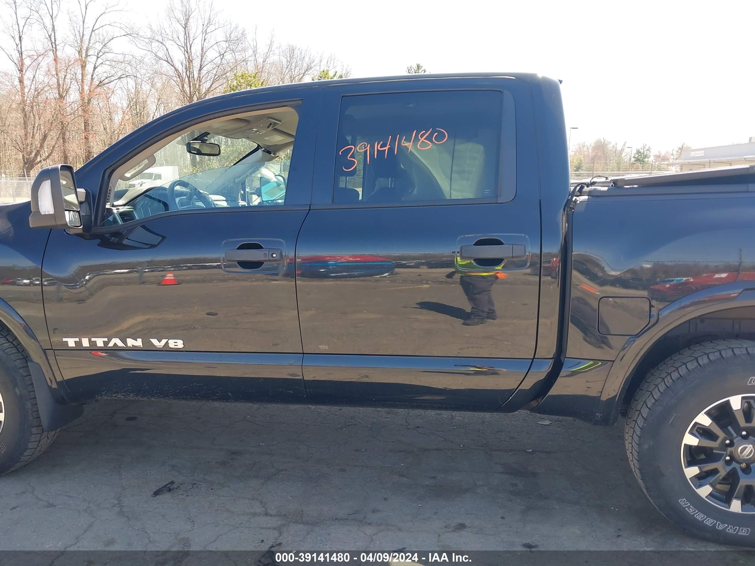 Photo 13 VIN: 1N6AA1E5XKN515232 - NISSAN TITAN 