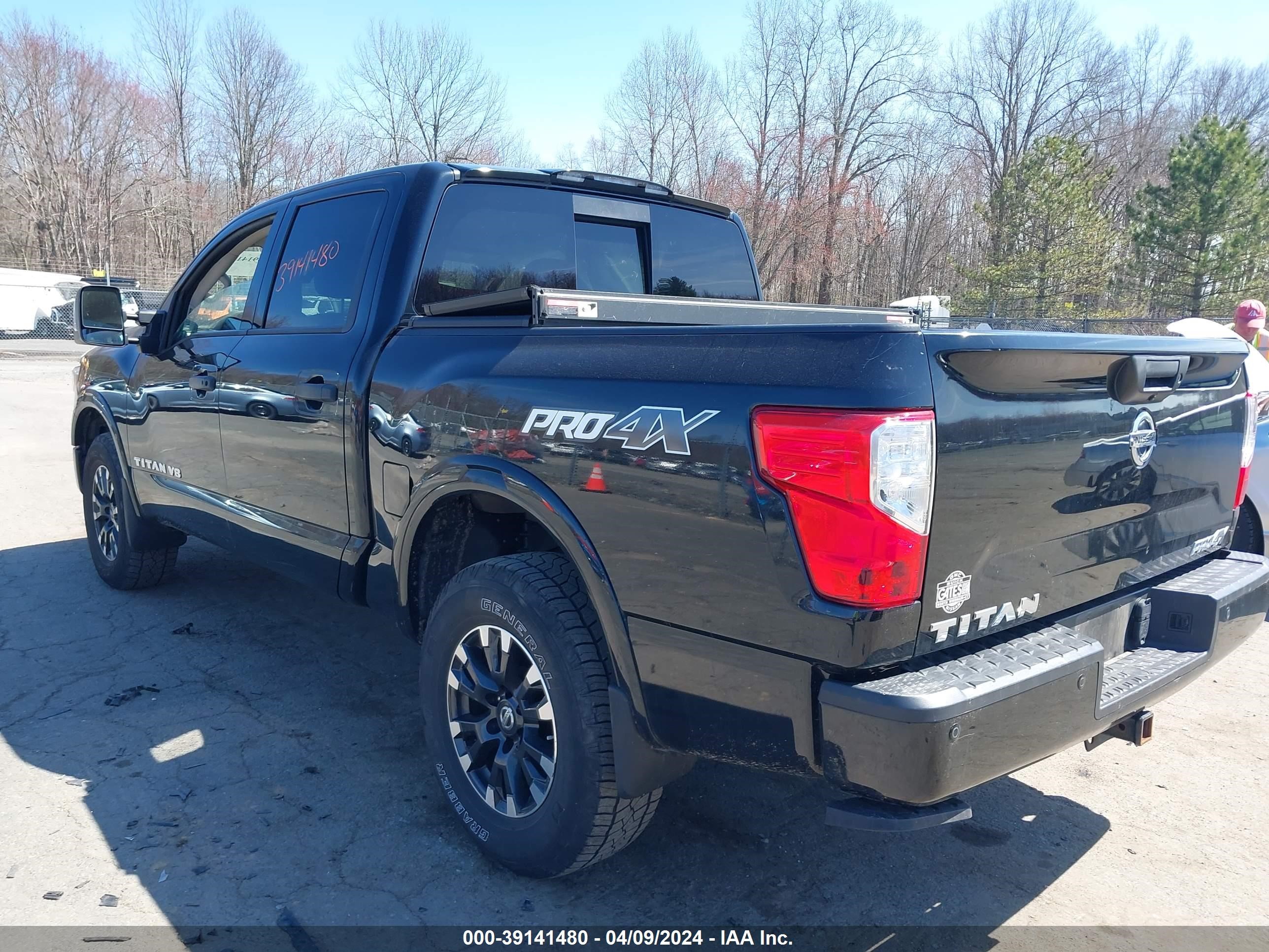 Photo 2 VIN: 1N6AA1E5XKN515232 - NISSAN TITAN 