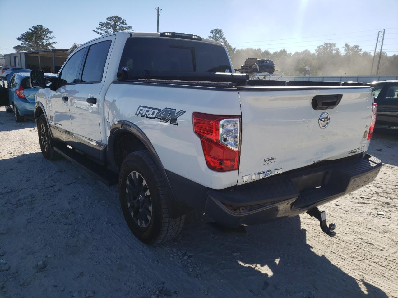 Photo 2 VIN: 1N6AA1E5XKN516817 - NISSAN TITAN 