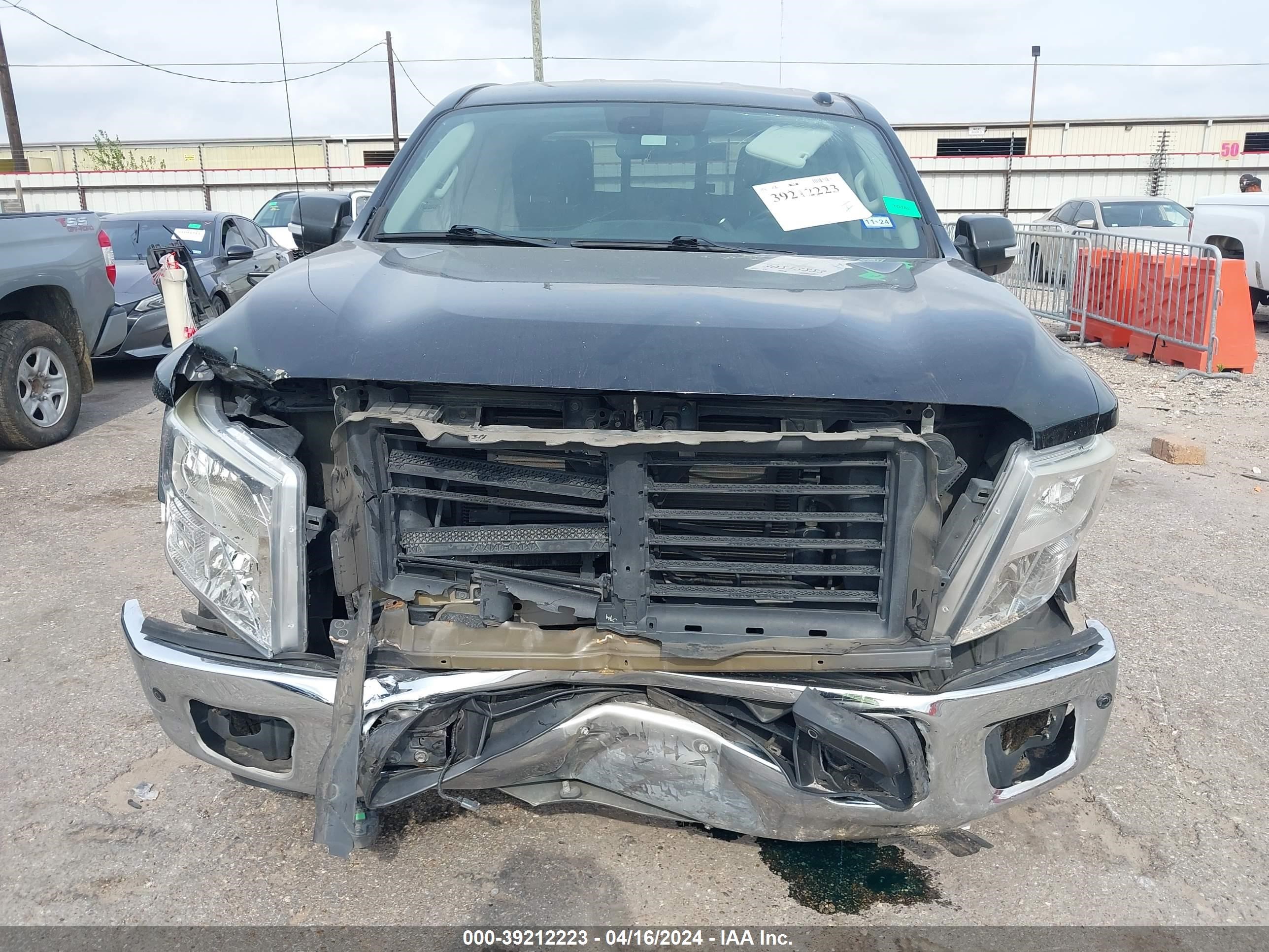 Photo 11 VIN: 1N6AA1E63HN559266 - NISSAN TITAN 