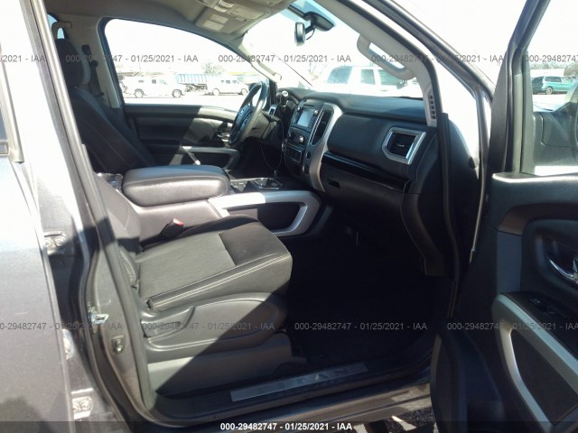 Photo 4 VIN: 1N6AA1E64HN563424 - NISSAN TITAN 