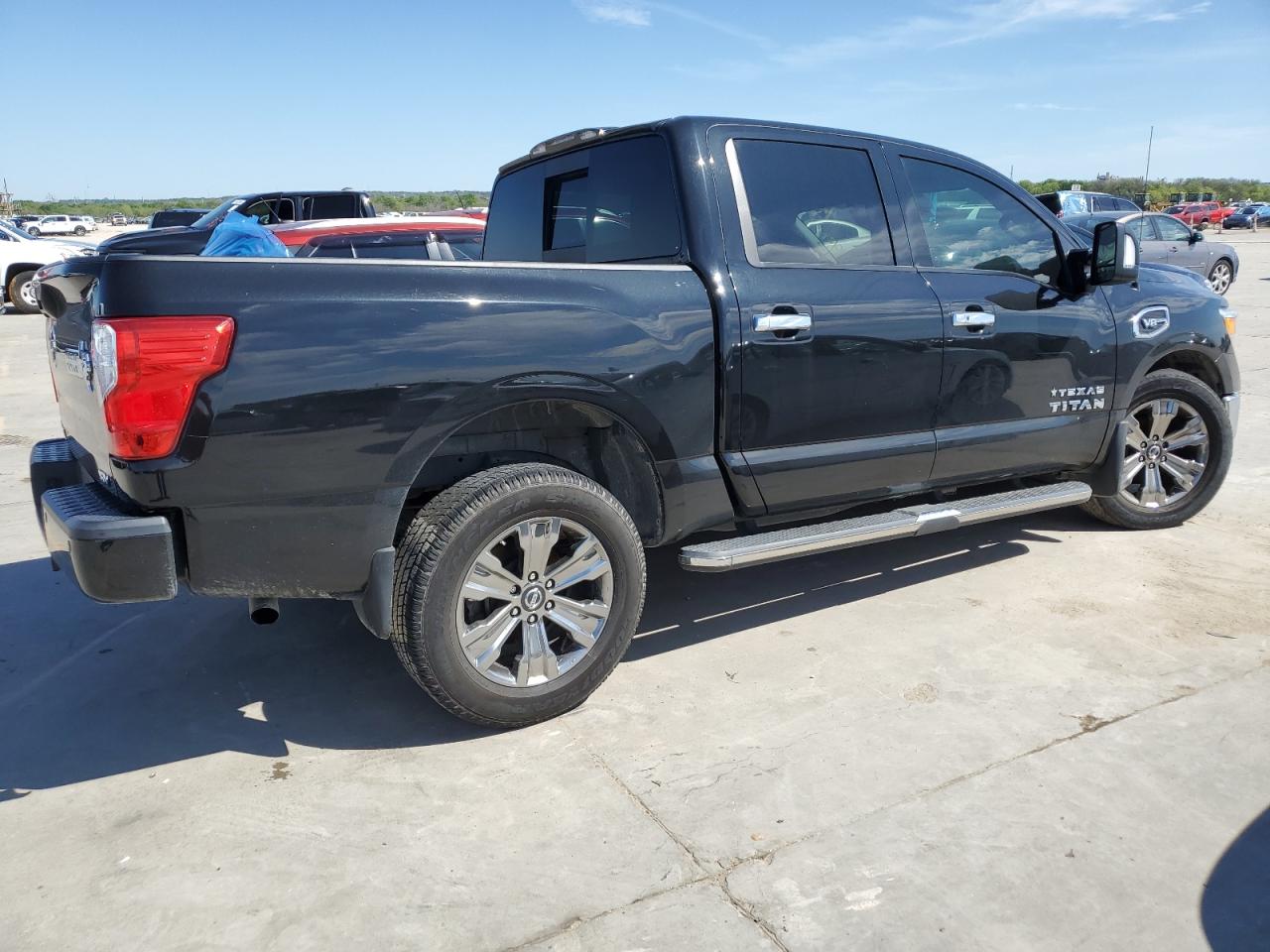 Photo 2 VIN: 1N6AA1E65HN570057 - NISSAN TITAN 