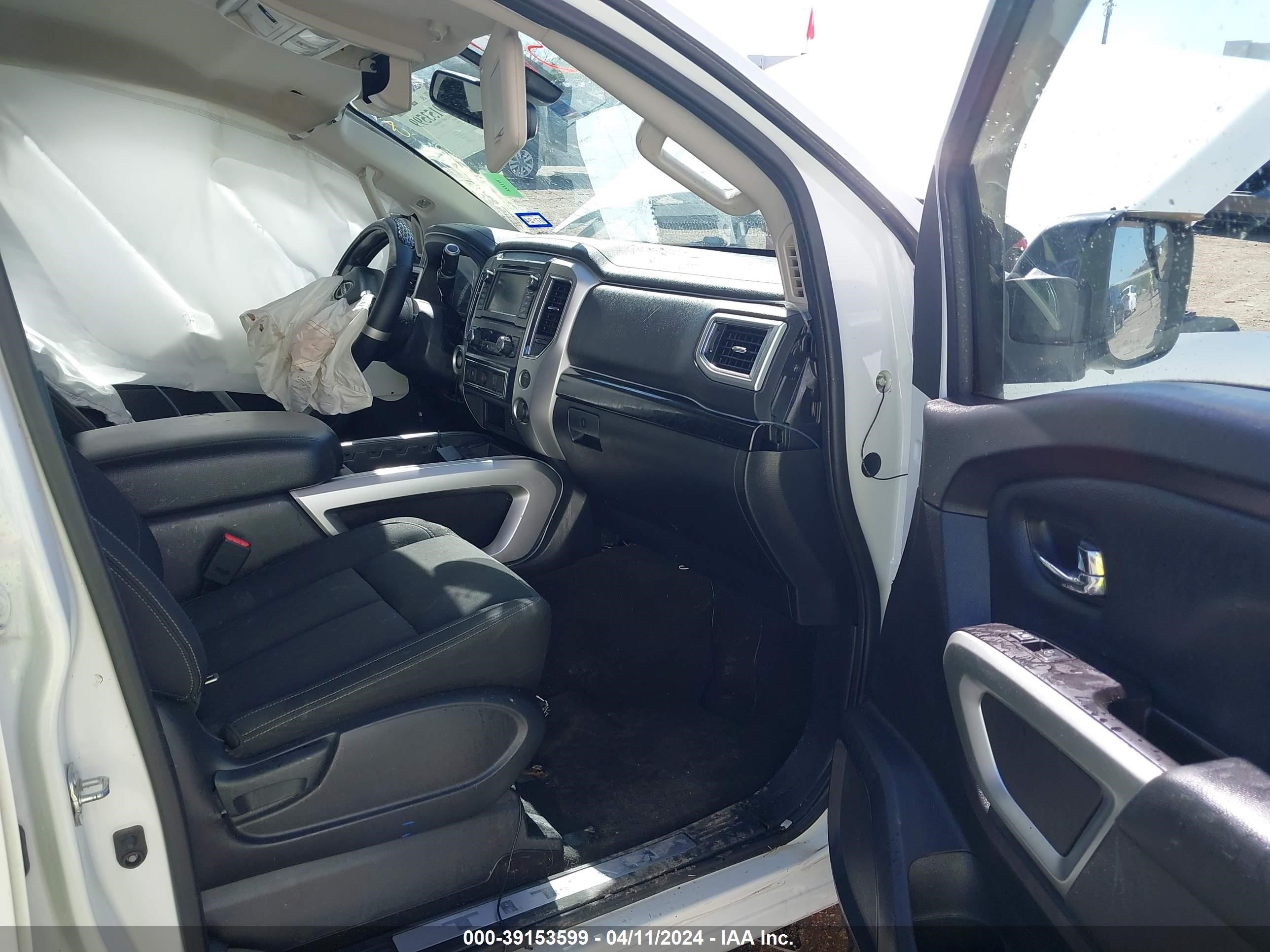 Photo 4 VIN: 1N6AA1E65KN527944 - NISSAN TITAN 