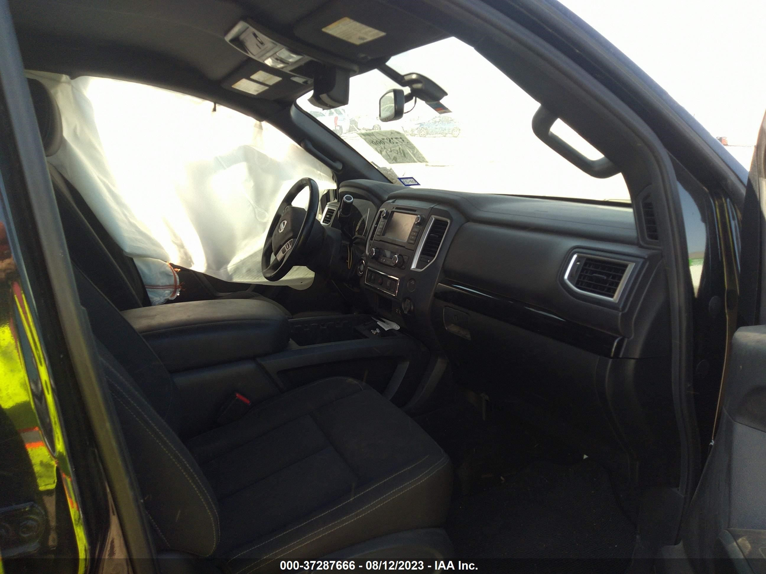 Photo 4 VIN: 1N6AA1E65KN529712 - NISSAN TITAN 