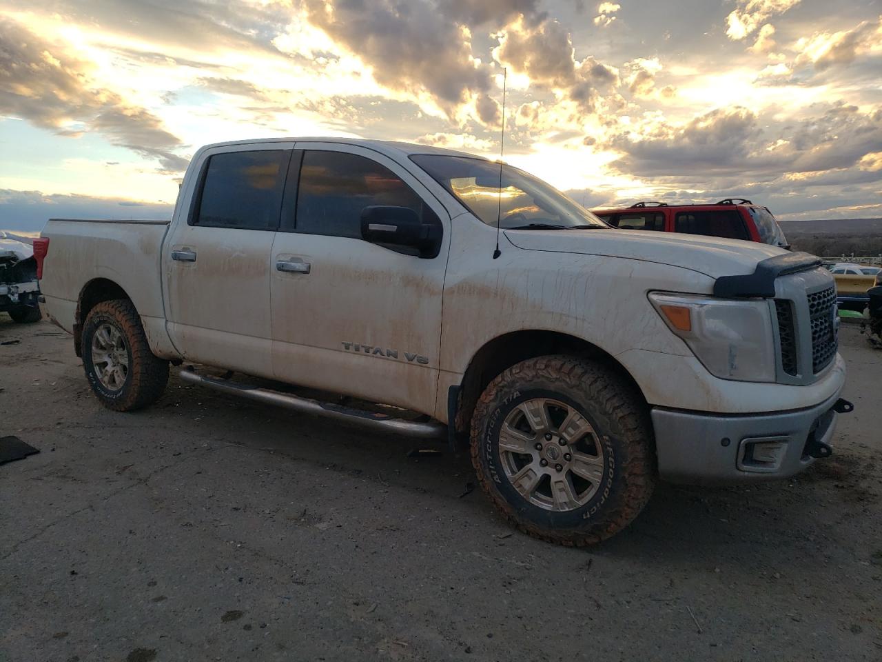 Photo 3 VIN: 1N6AA1E66JN543780 - NISSAN TITAN 