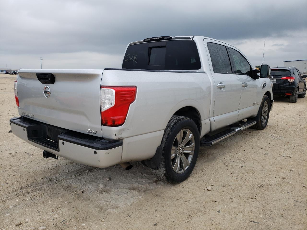 Photo 2 VIN: 1N6AA1E67HN535780 - NISSAN TITAN 