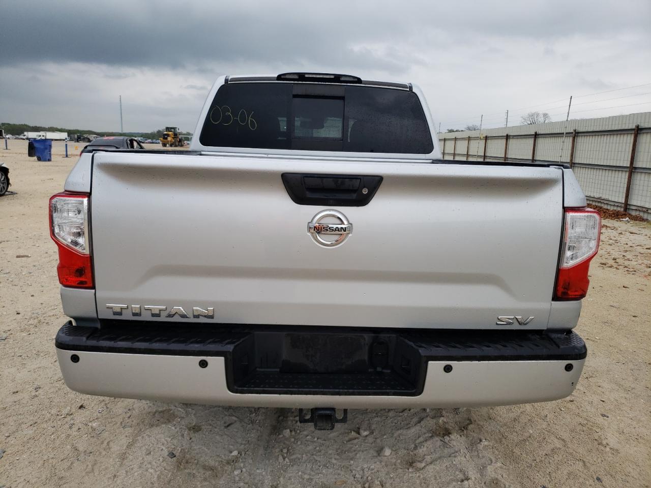 Photo 5 VIN: 1N6AA1E67HN535780 - NISSAN TITAN 