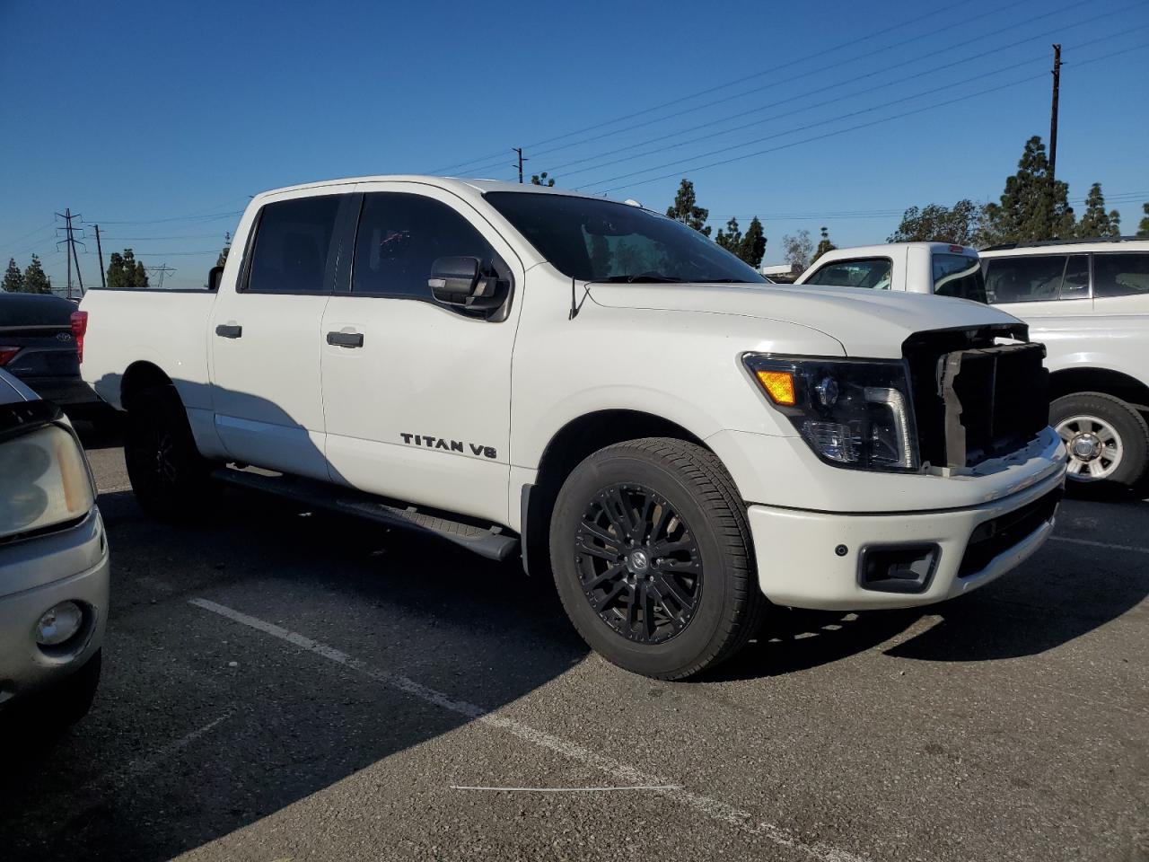 Photo 3 VIN: 1N6AA1E68JN533364 - NISSAN TITAN SV 