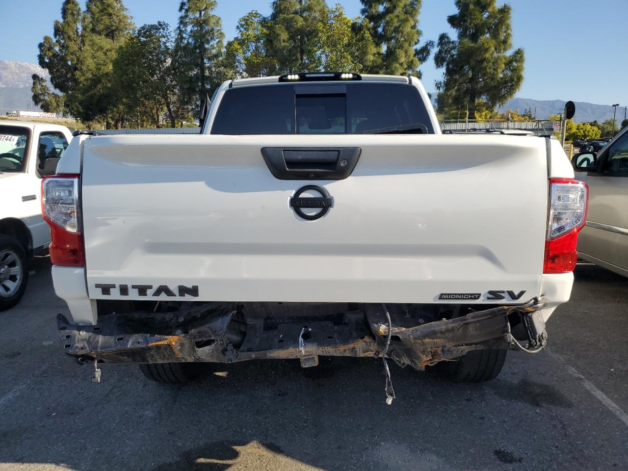 Photo 5 VIN: 1N6AA1E68JN533364 - NISSAN TITAN SV 