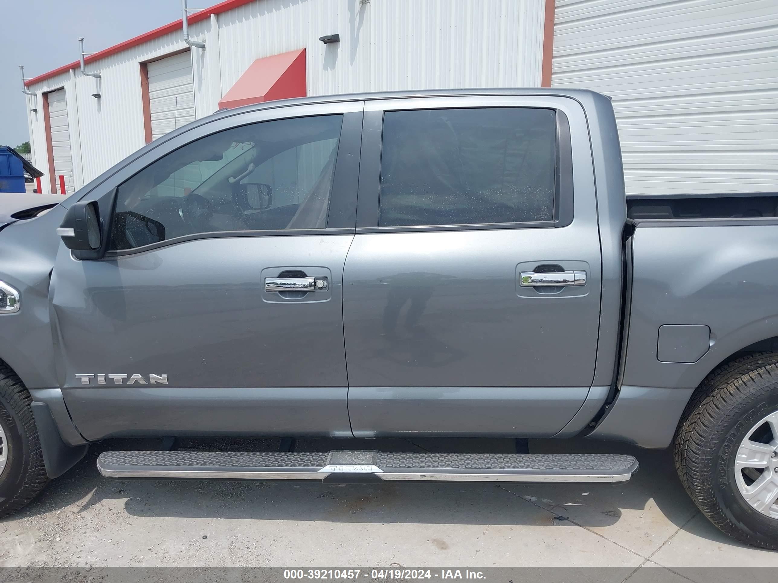 Photo 12 VIN: 1N6AA1E69HN533349 - NISSAN TITAN 