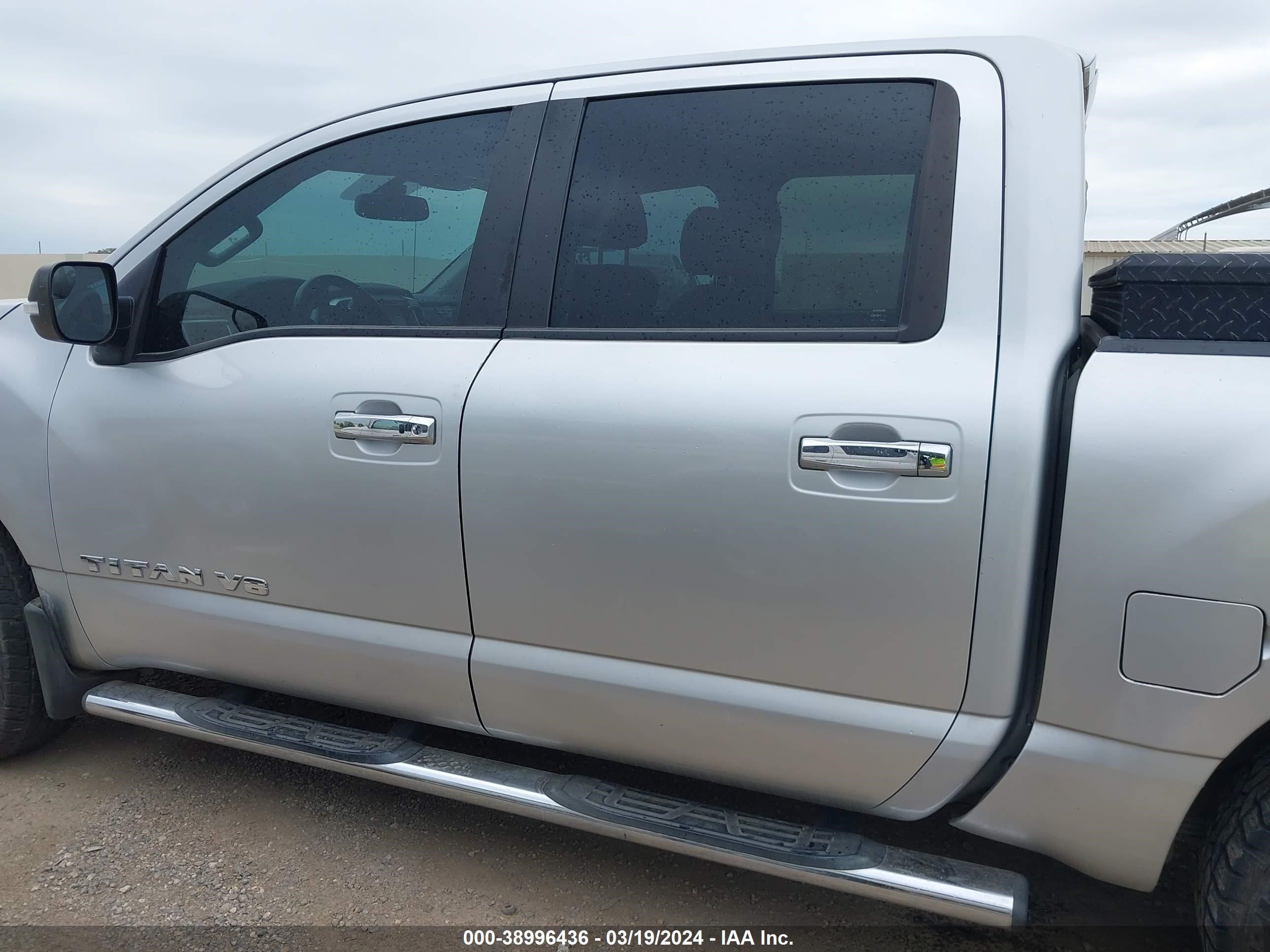 Photo 14 VIN: 1N6AA1E69JN509560 - NISSAN TITAN 