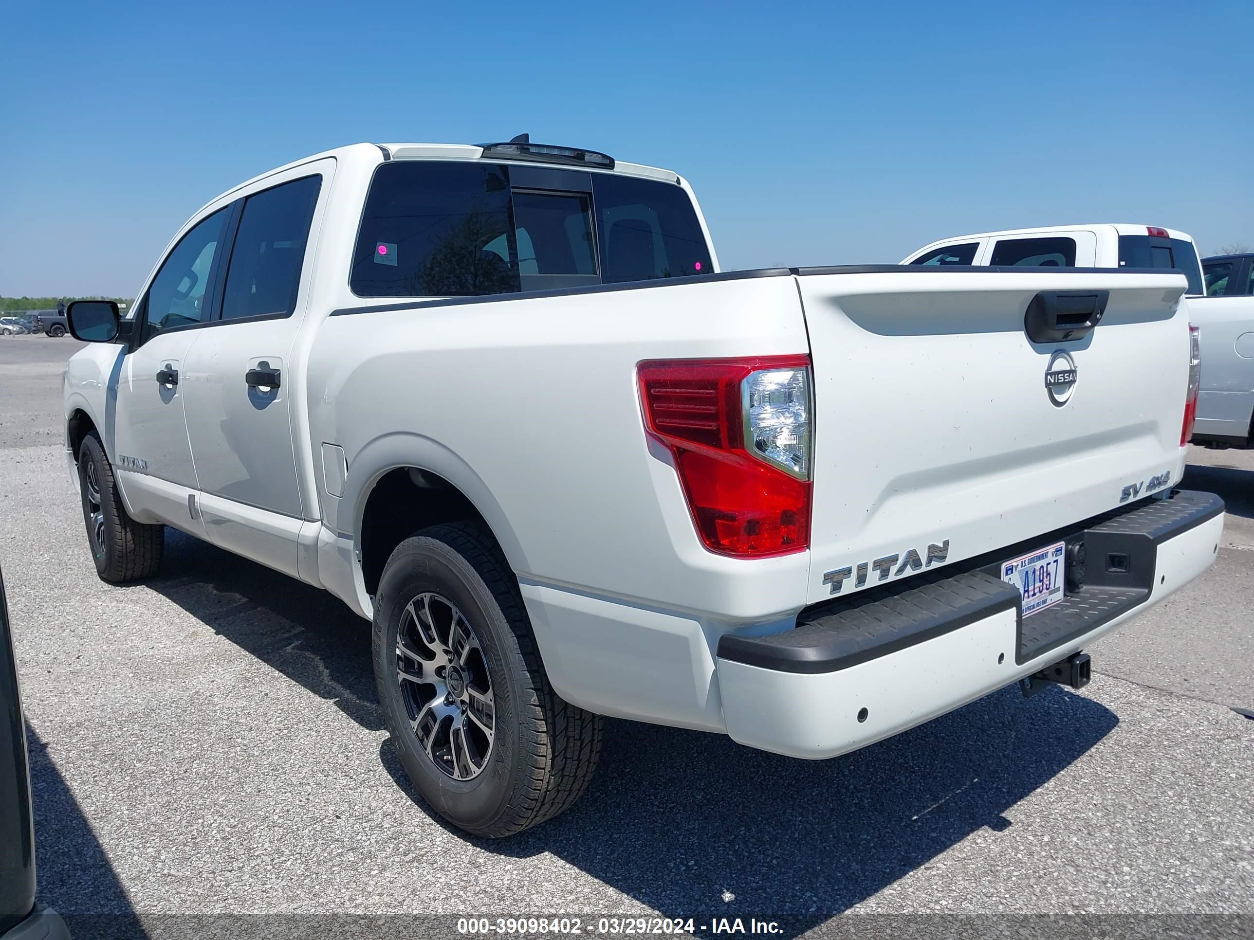 Photo 2 VIN: 1N6AA1EC0RN110313 - NISSAN TITAN 