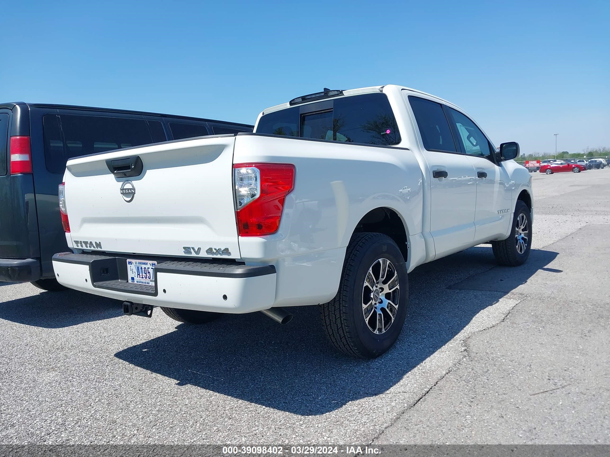 Photo 3 VIN: 1N6AA1EC0RN110313 - NISSAN TITAN 