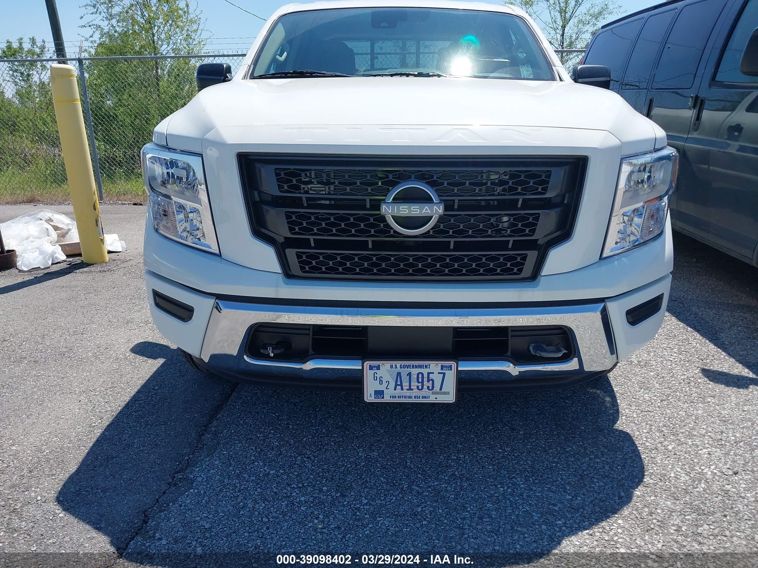 Photo 5 VIN: 1N6AA1EC0RN110313 - NISSAN TITAN 