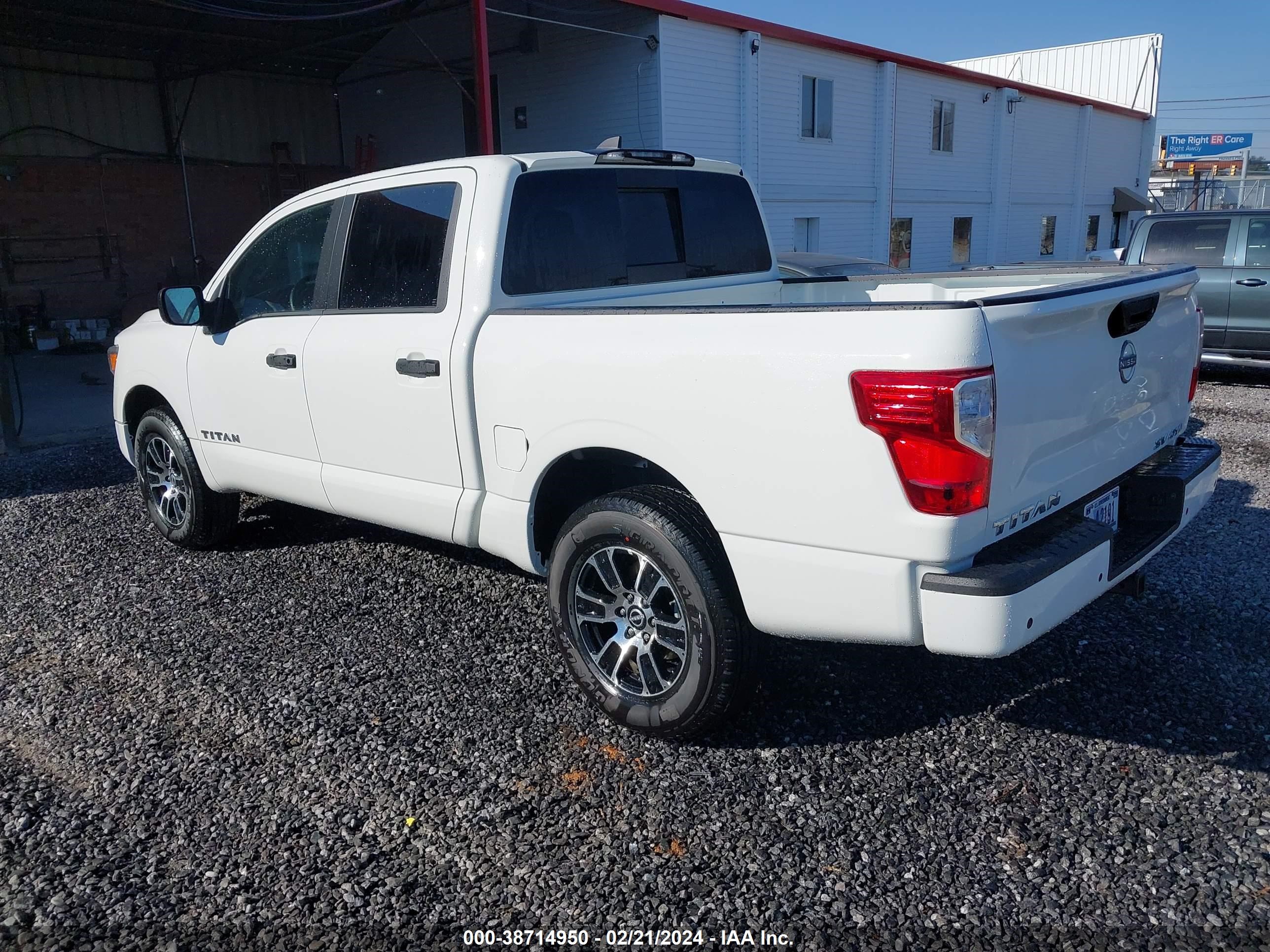 Photo 2 VIN: 1N6AA1EC3RN109642 - NISSAN TITAN 