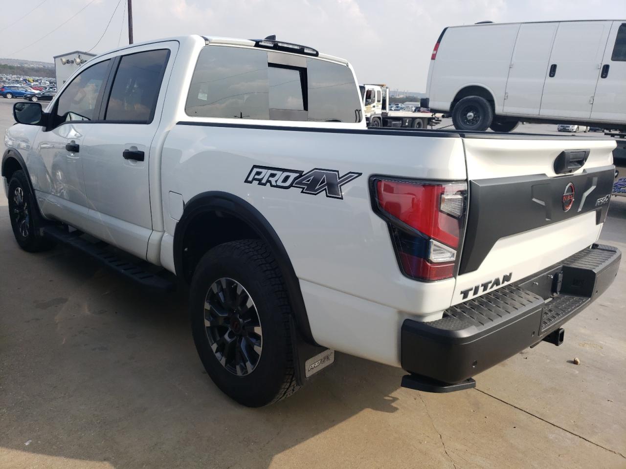 Photo 2 VIN: 1N6AA1ED1PN105806 - NISSAN TITAN 