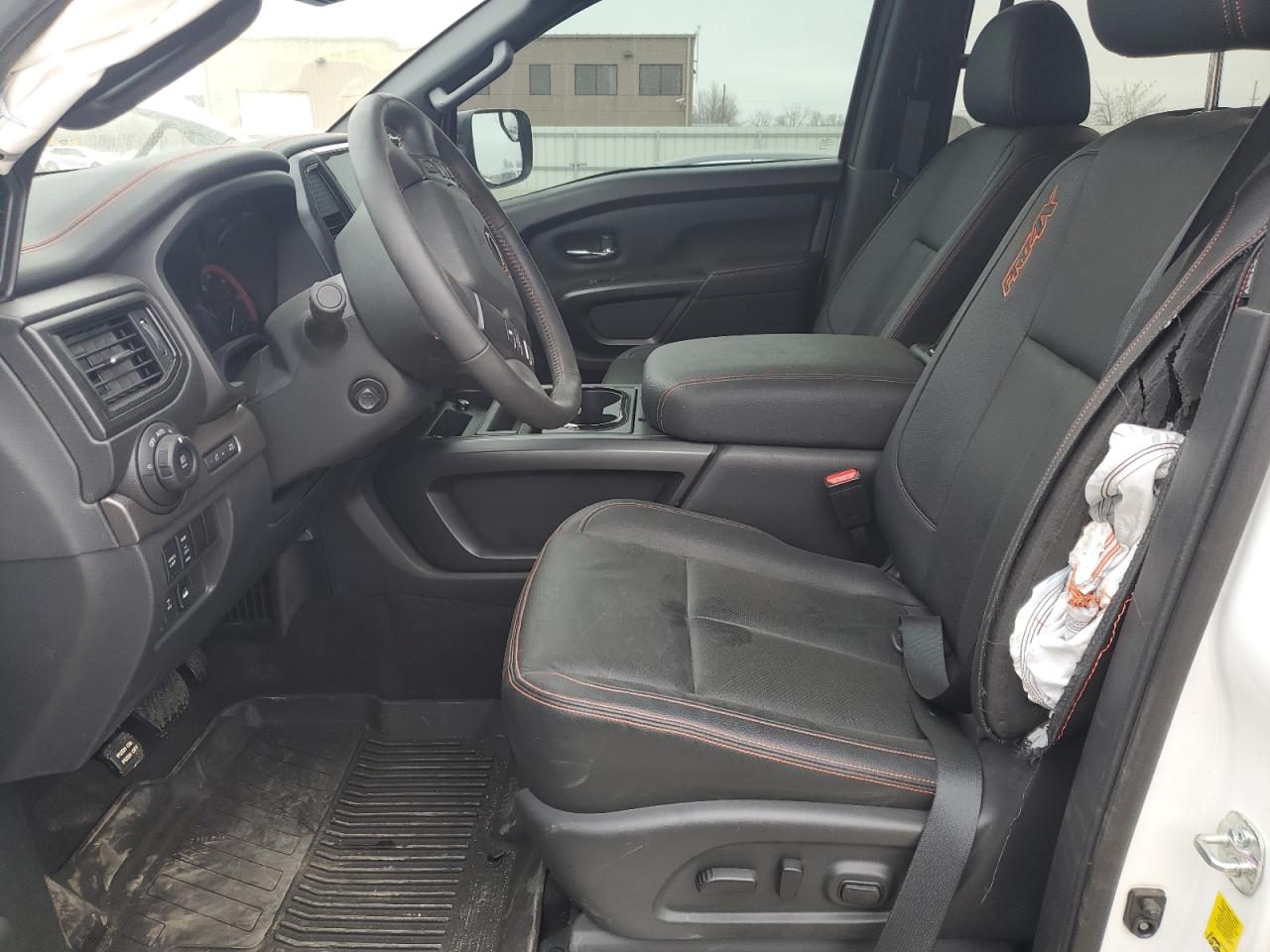 Photo 6 VIN: 1N6AA1ED6PN106546 - NISSAN TITAN 