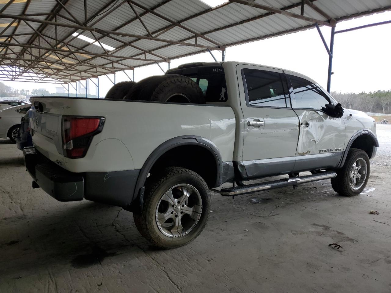 Photo 2 VIN: 1N6AA1ED8LN504884 - NISSAN TITAN 