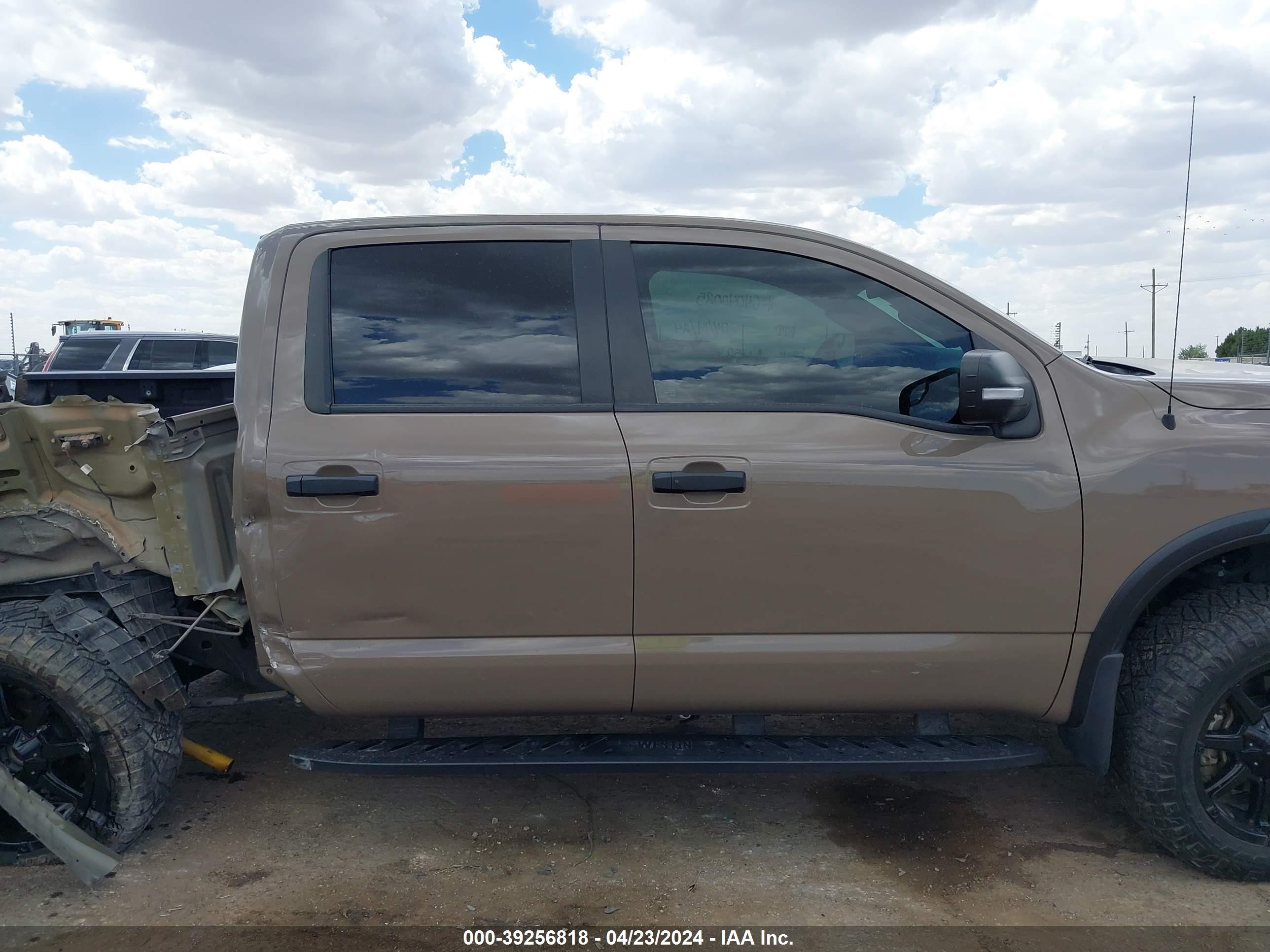 Photo 12 VIN: 1N6AA1ED9LN511326 - NISSAN TITAN 