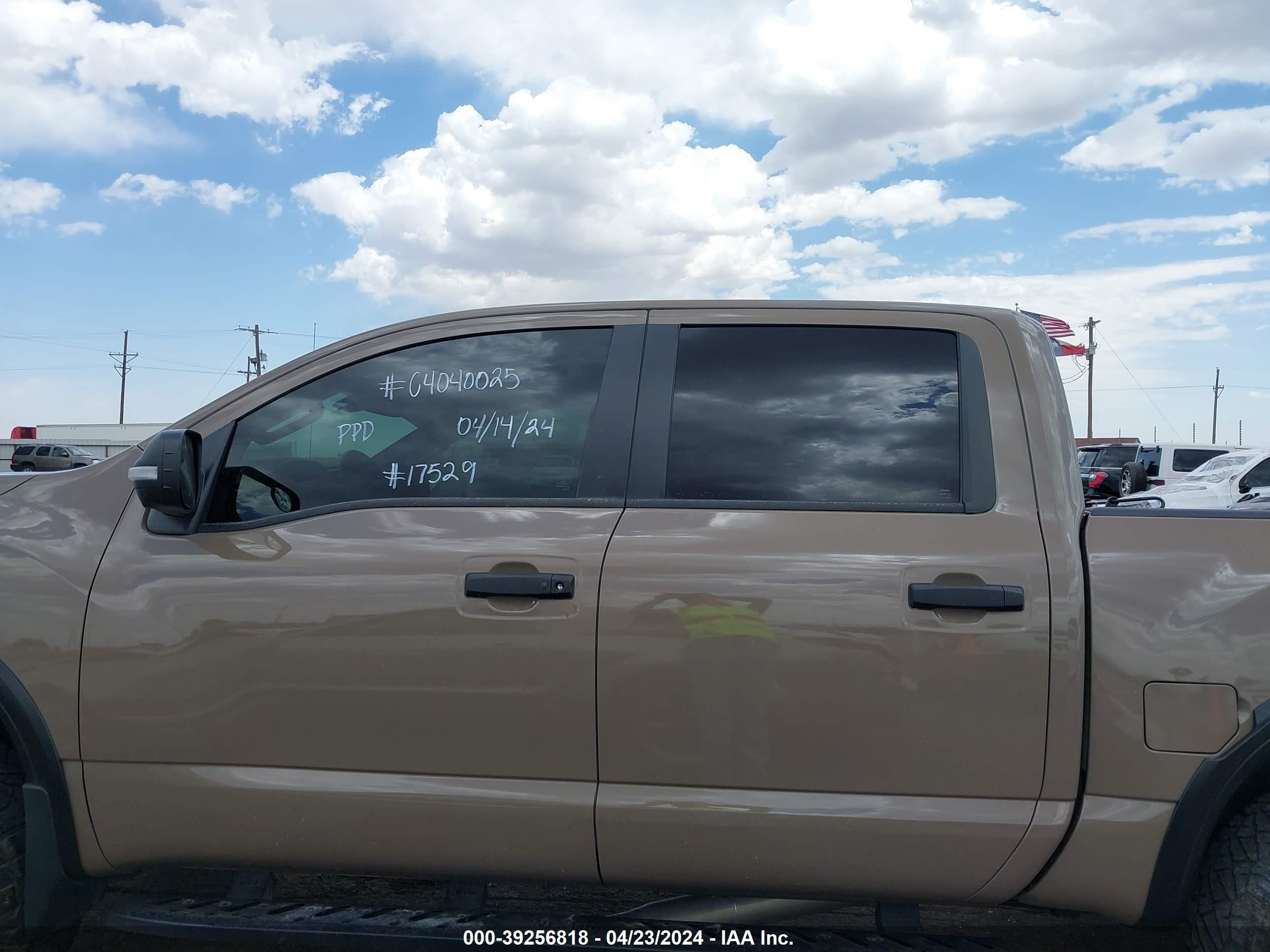 Photo 13 VIN: 1N6AA1ED9LN511326 - NISSAN TITAN 