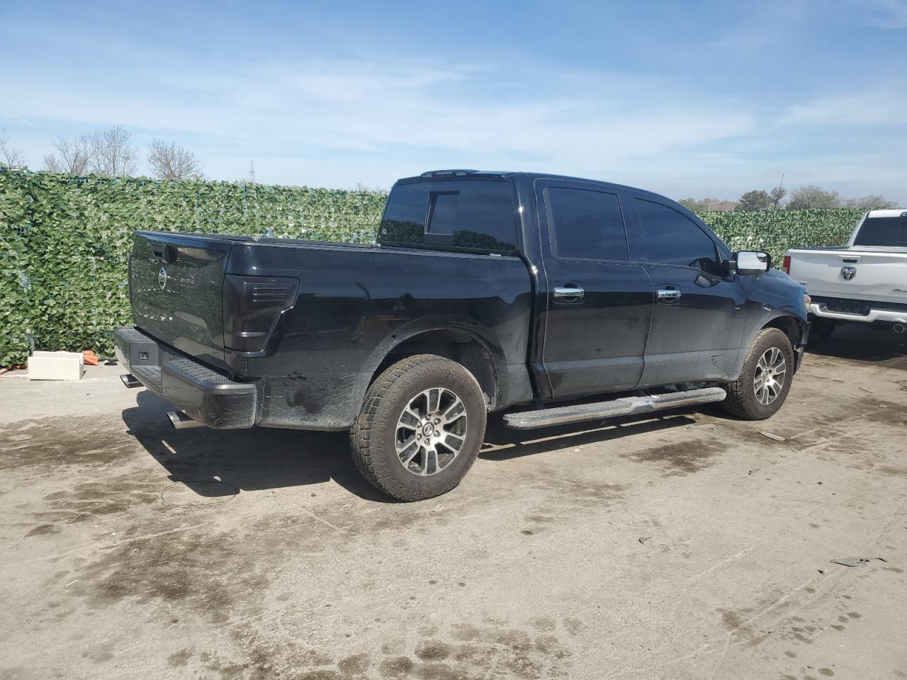 Photo 2 VIN: 1N6AA1EDXLN511867 - NISSAN TITAN 