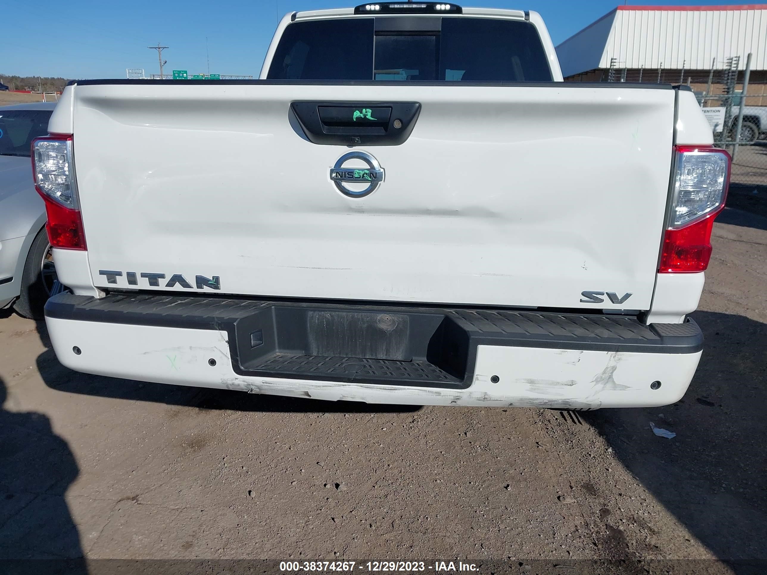 Photo 5 VIN: 1N6AA1EE5NN104938 - NISSAN TITAN 