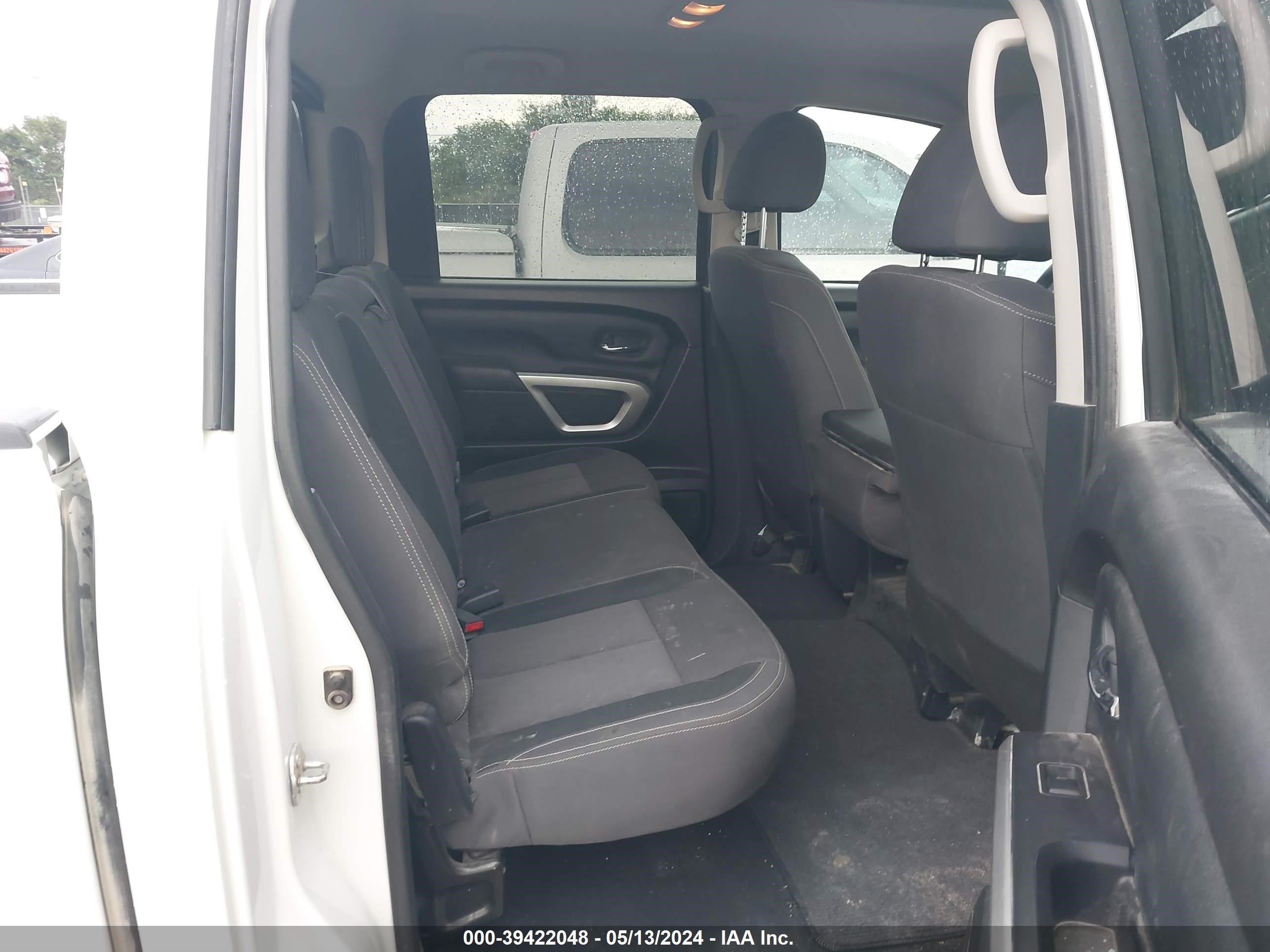 Photo 7 VIN: 1N6AA1EE7NN104911 - NISSAN TITAN 