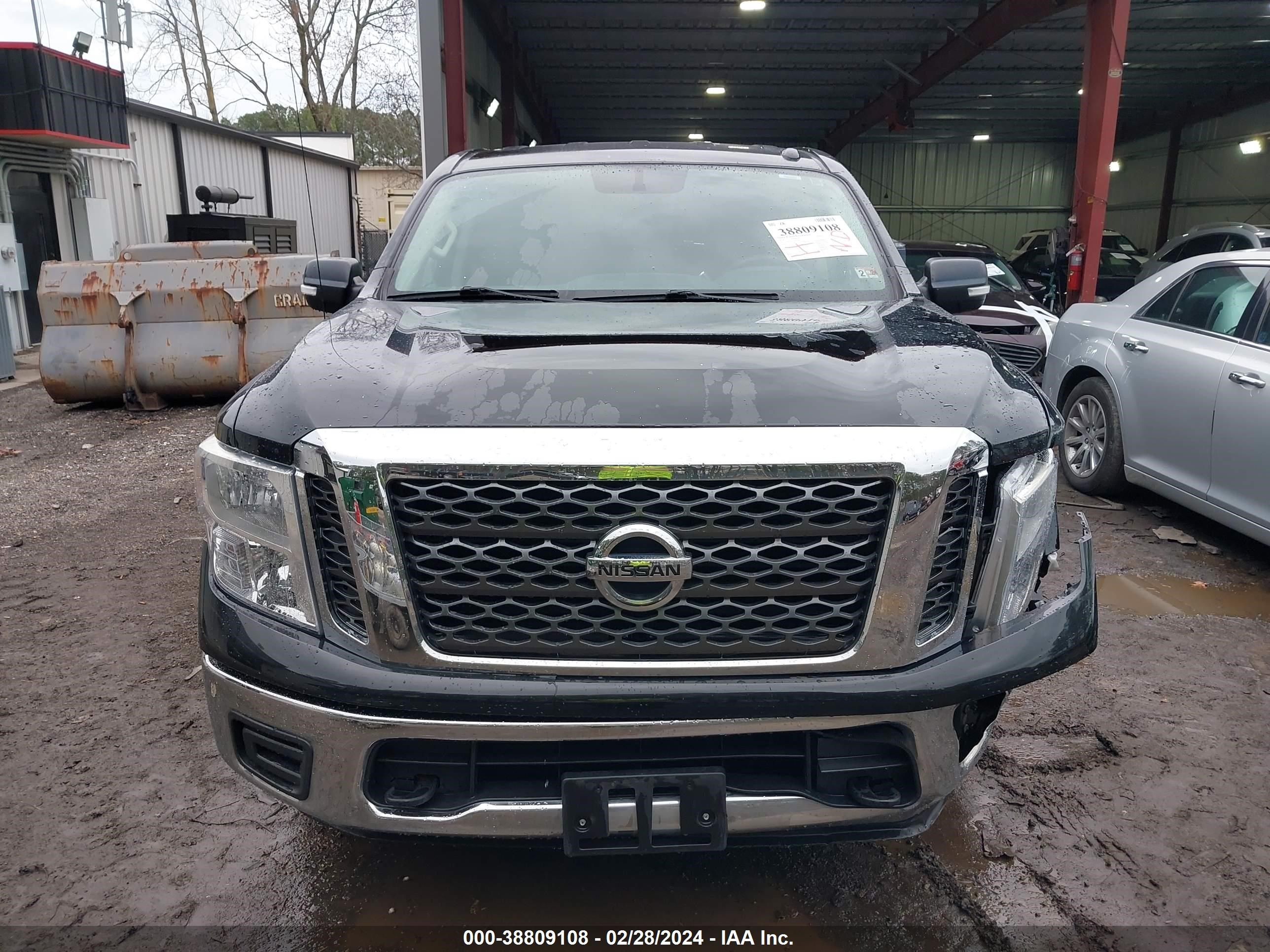 Photo 12 VIN: 1N6AA1EJ2JN500672 - NISSAN TITAN 