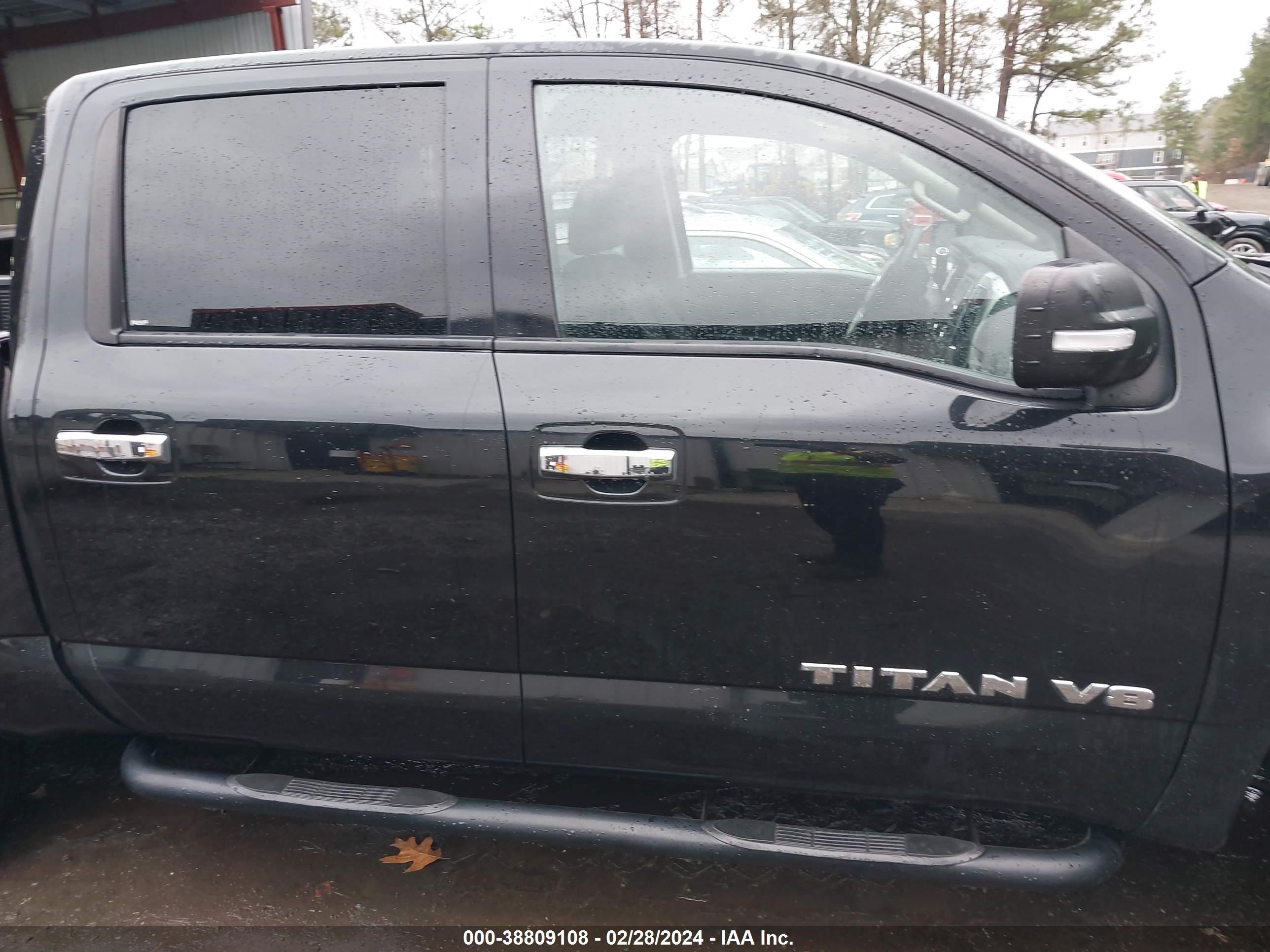 Photo 13 VIN: 1N6AA1EJ2JN500672 - NISSAN TITAN 